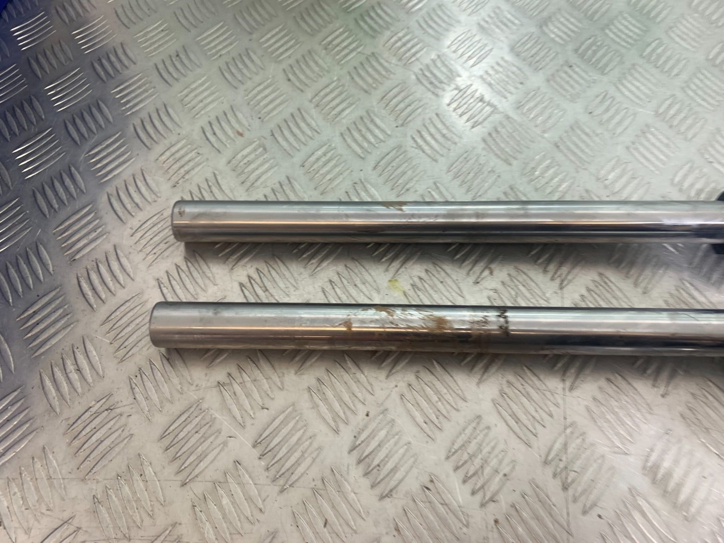 KAWASAKI GT550 GT 550 FORKS YEAR 1984-87 (CMB1141)
