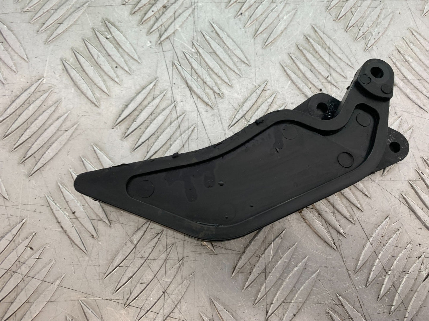 QINGQI QM125 GY-2B CHAIN GUIDE  YEAR 2016 (CMB1228)