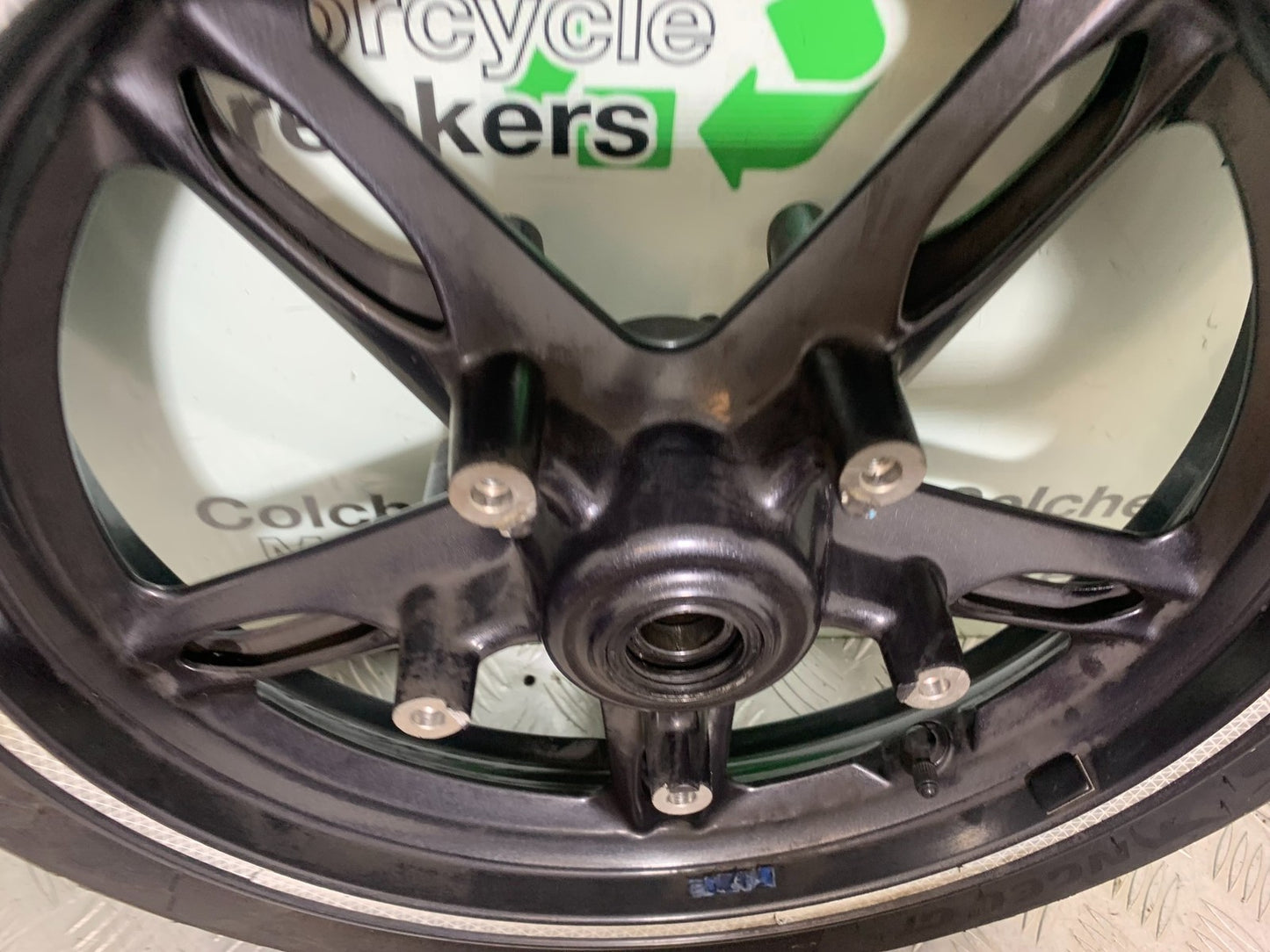 TRIUMPH 1050 SPRINT ST FRONT WHEEL  2003-2011 (CMB1285)
