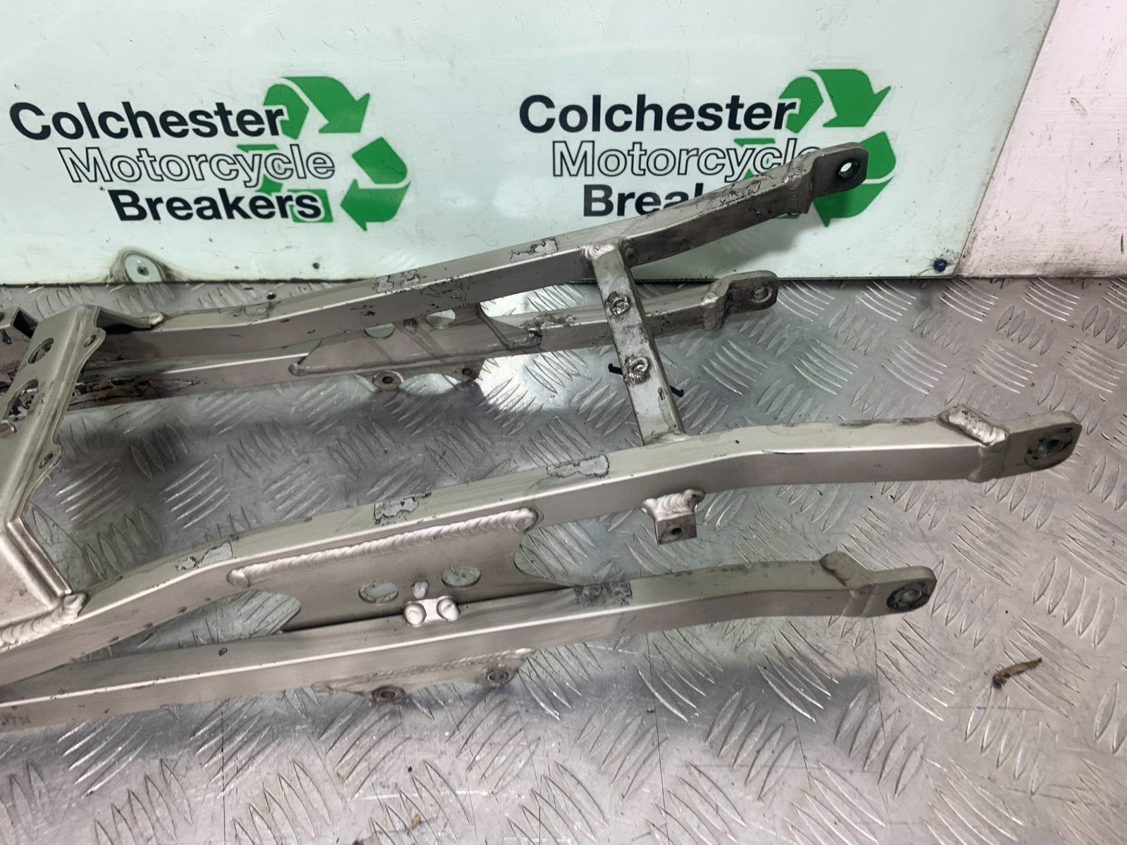 KAWASAKI ZX9R ZX9 E1 REAR SUBFRAME   YEAR 2000-01 (CMB1171)