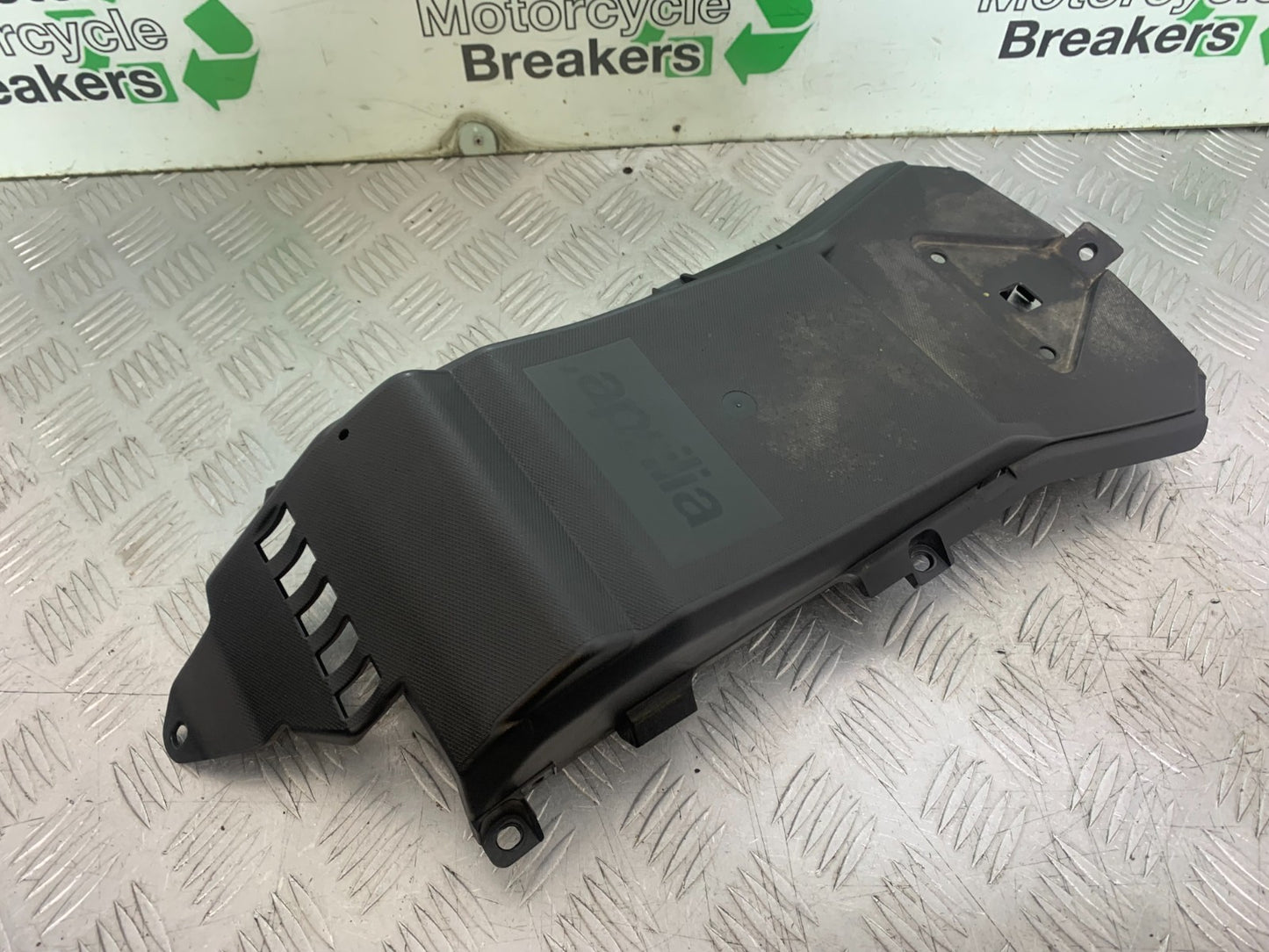 APRILIA TUONO 1000 V4R UNDERTRAY  YEAR 2011-13  (CMB1331)
