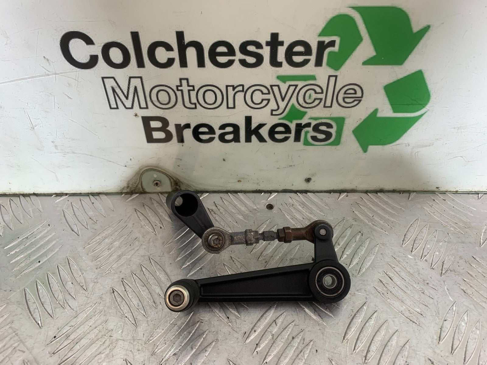 KTM 690 DUKE R LC4 GEAR LEVER AND LINKAGE YEAR 2012-2015  (CMB1180)