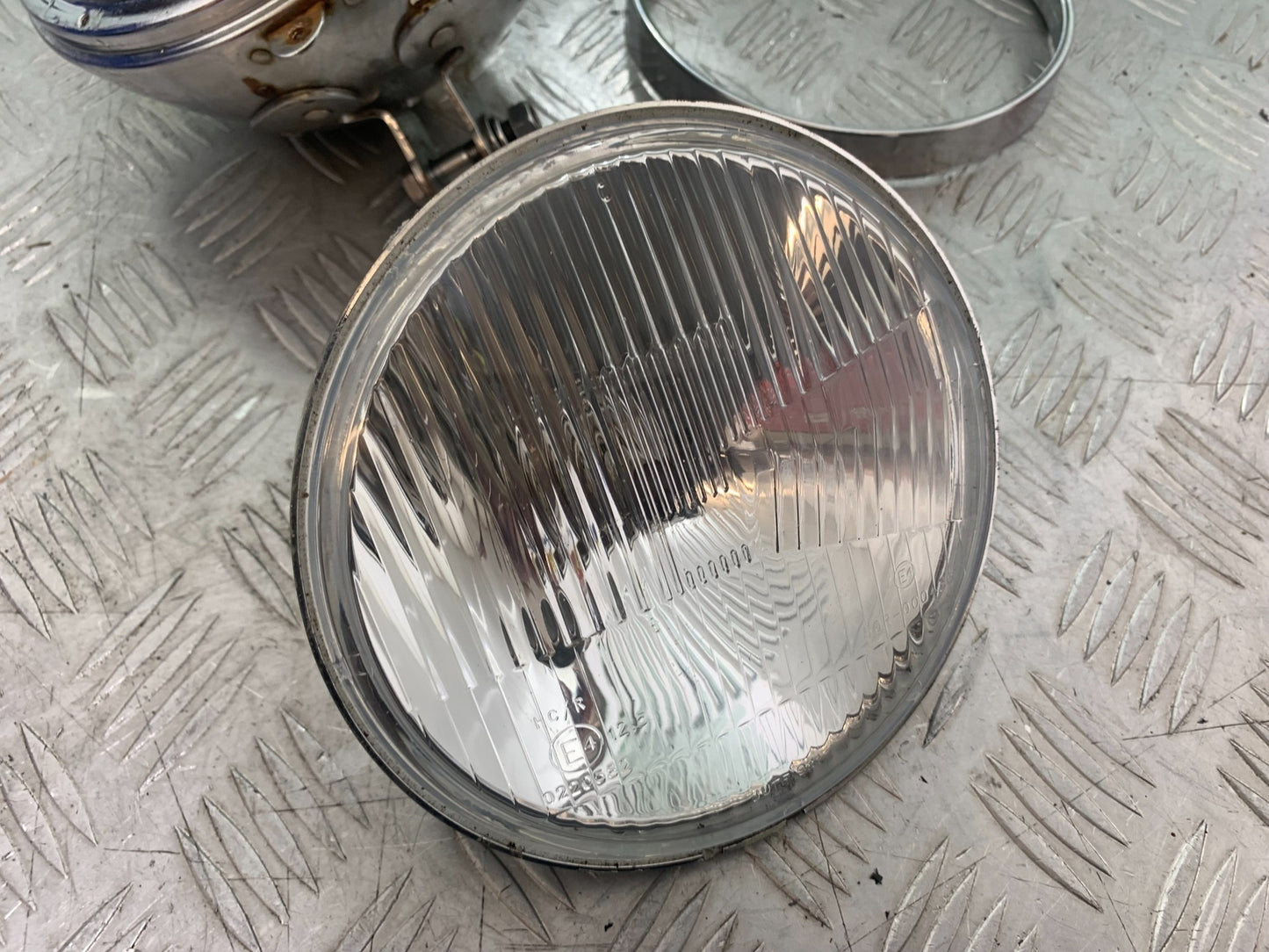 KAWASAKI VN1500 CLASSIC HEADLIGHT  YEAR 1999 -2006 (CMB1166)