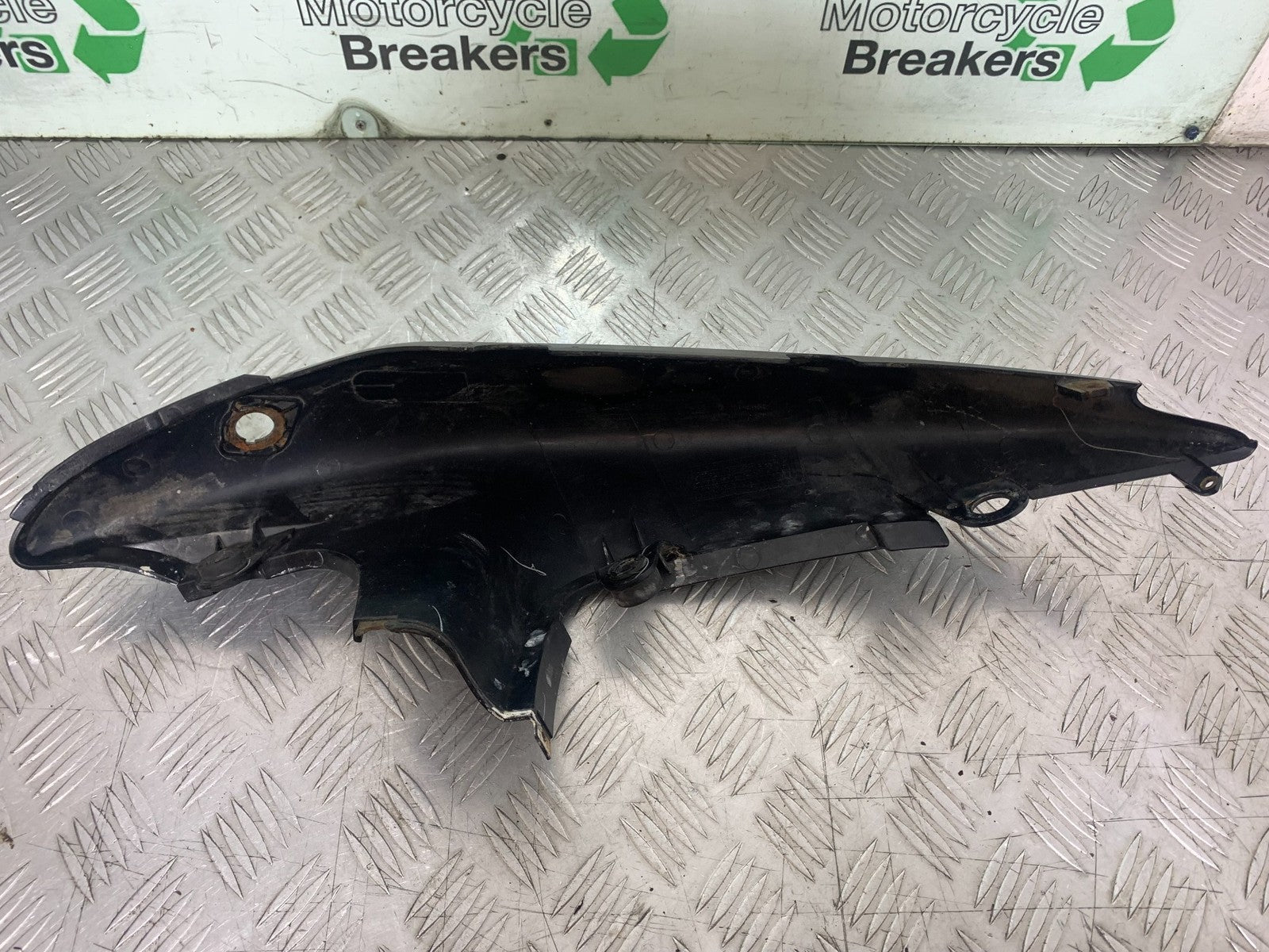 SUZUKI SV650 SV 650 mk1 LEFT SEAT PANEL YEAR 1999-2002 (CMB1208)
