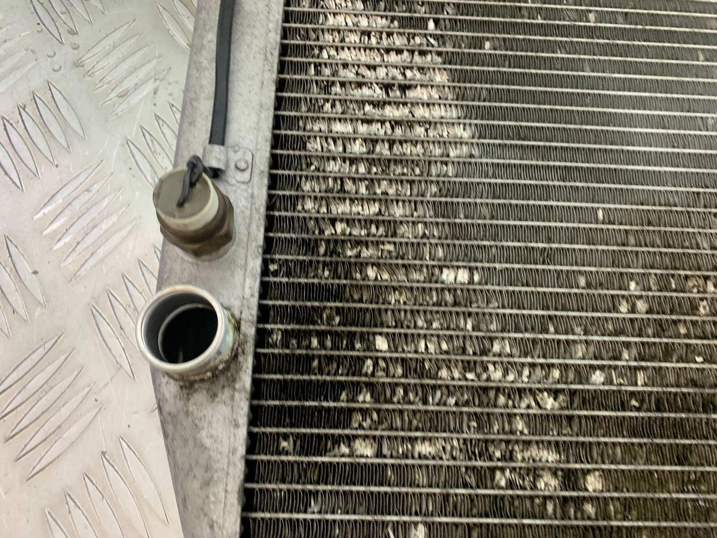 KAWASAKI ZX12R ZX12 R RADIATOR  YEAR 2000-01 (CMB1038)