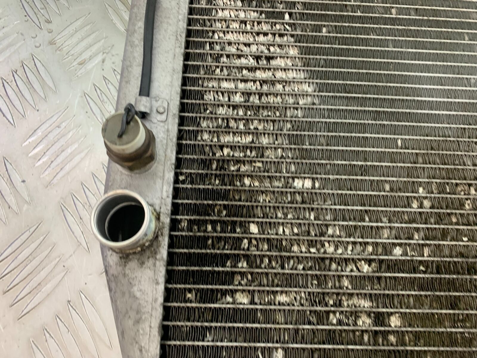 KAWASAKI ZX12R ZX12 R RADIATOR  YEAR 2000-01 (CMB1038)