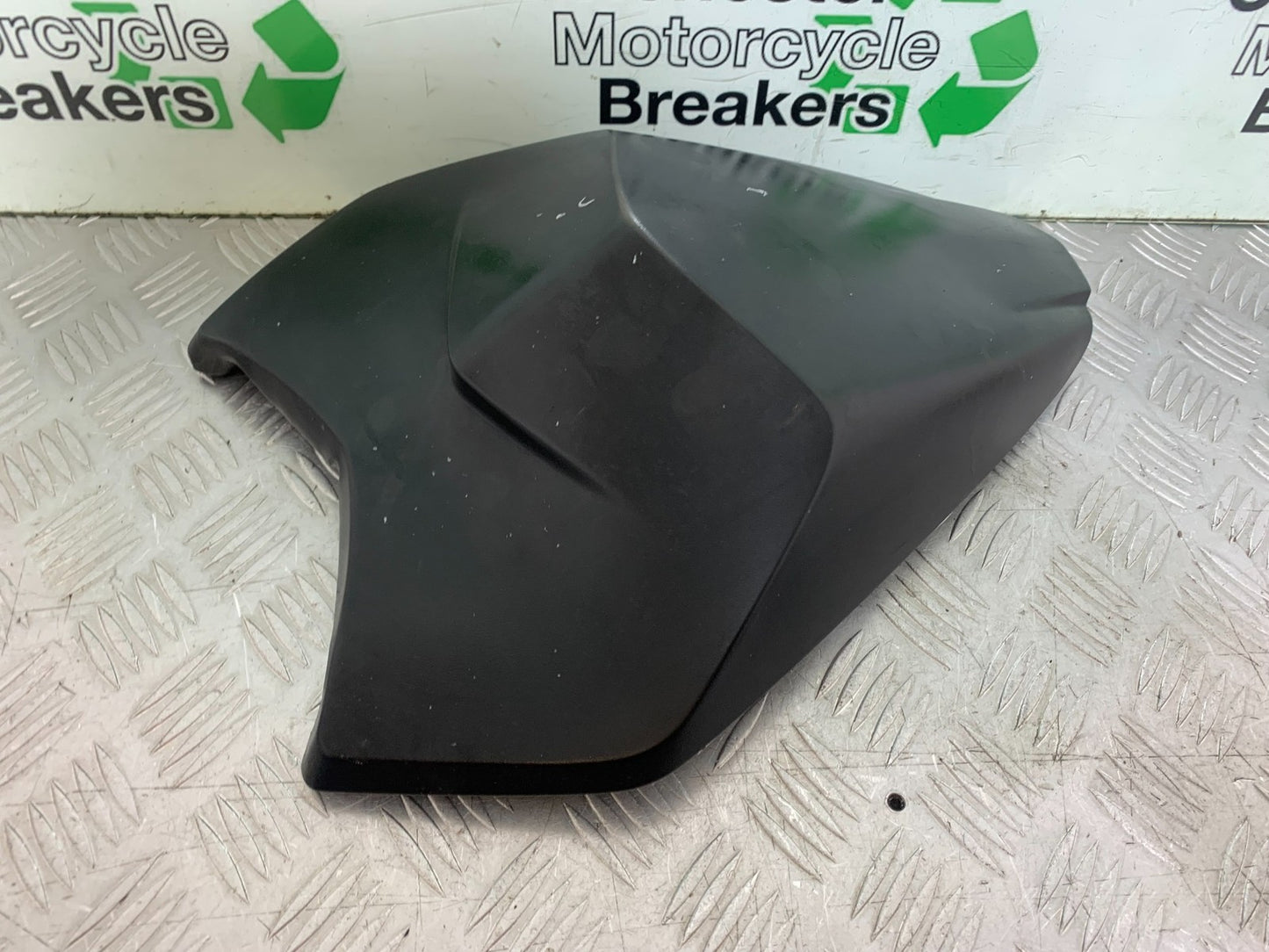 KTM RC125 RC 125 REAR SEAT  YEAR 2017-2022 (CMB 1244)