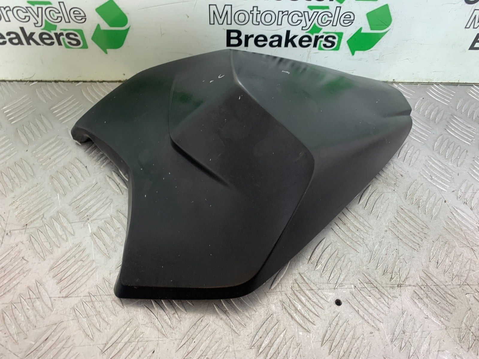 KTM RC125 RC 125 REAR SEAT  YEAR 2017-2022 (CMB 1244)