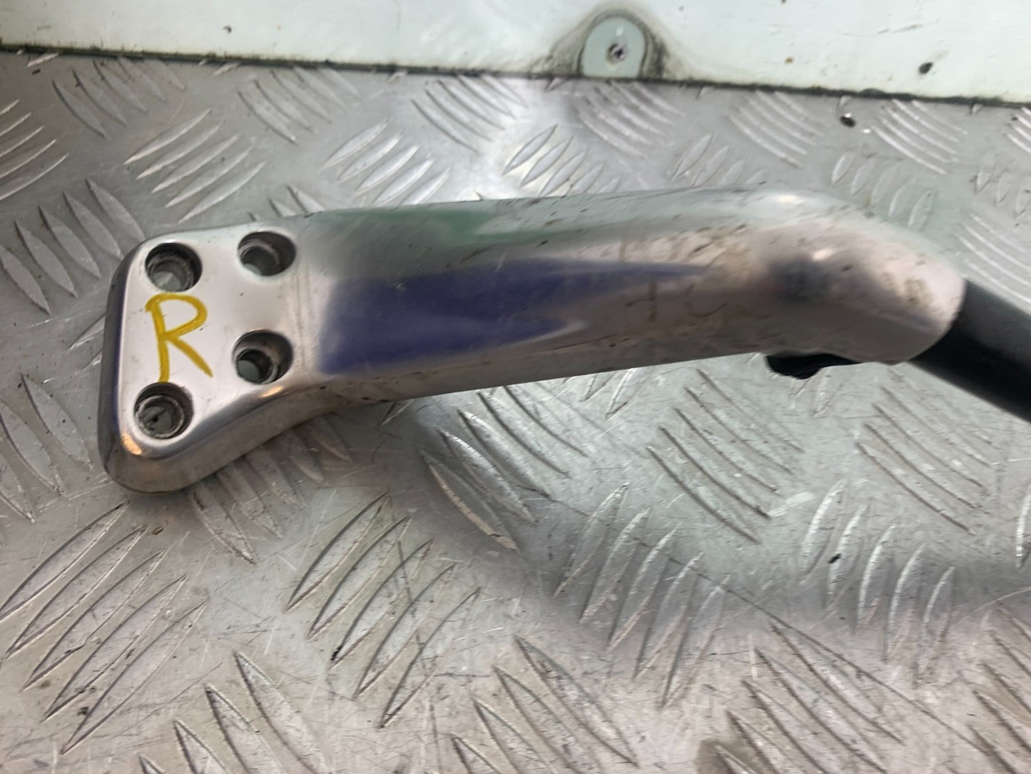 BMW R850 R R850R RIGHT HANDLEBAR  YEAR 1994-2002 (CMB1170)