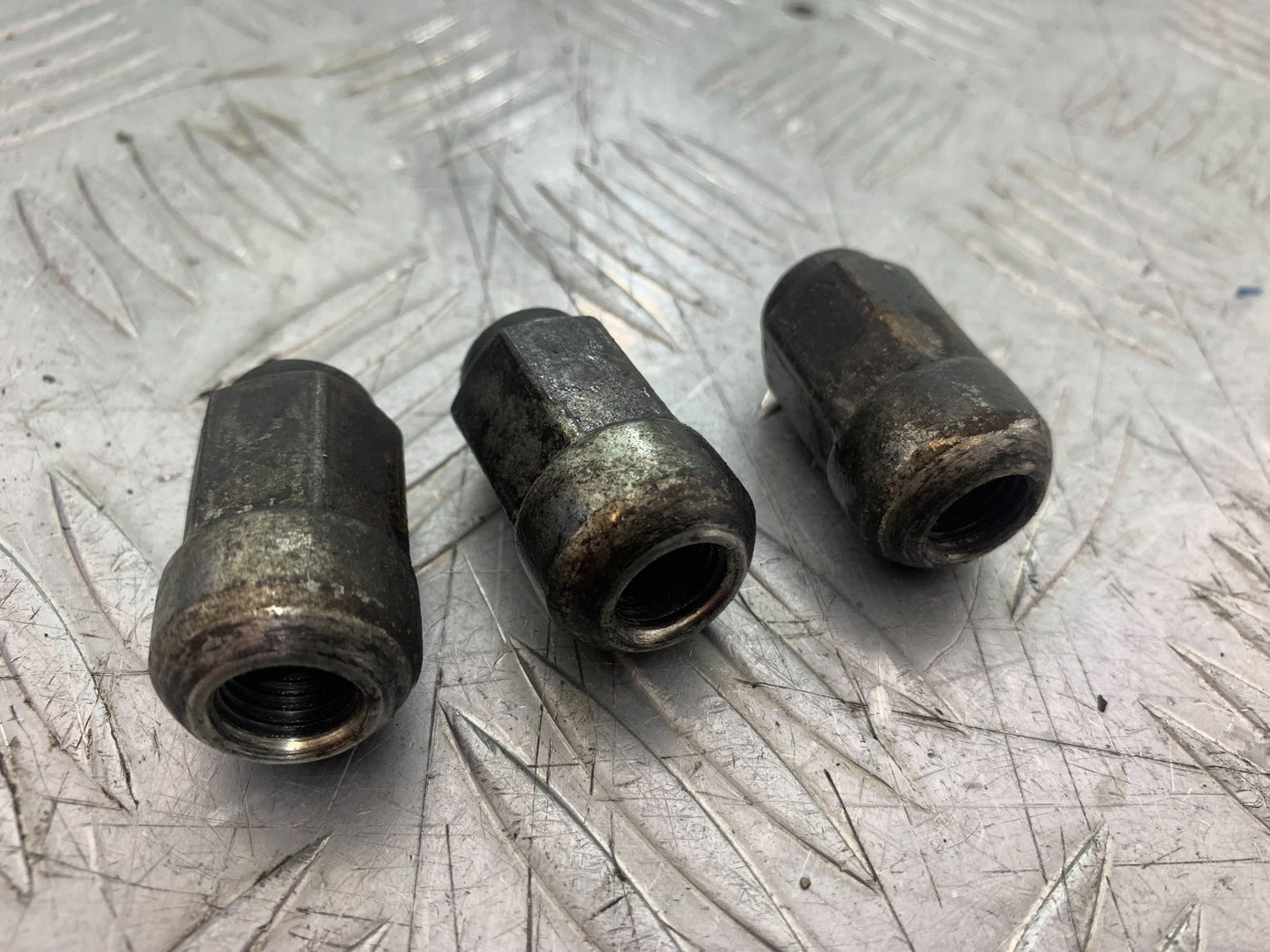 HONDA VFR800 PRE V-TEC 3 X REAR WHEEL NUTS  YEAR 1998-2001 (CMB1233)