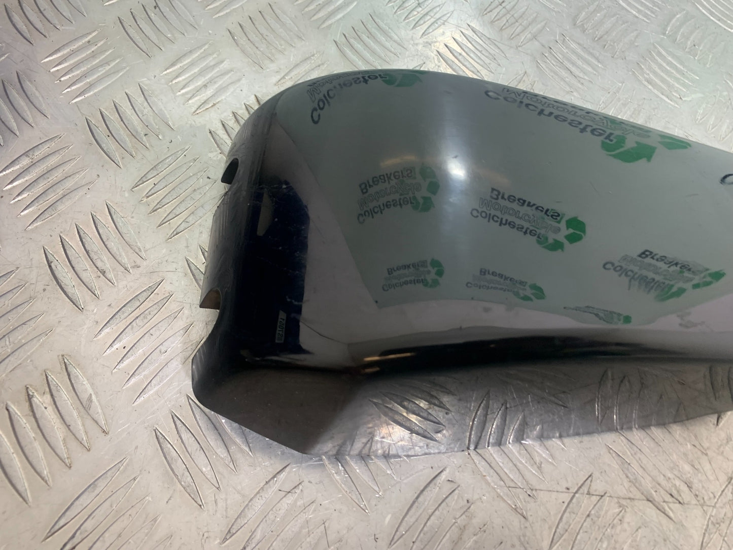 KAWASAKI VN1500 CLASSIC SEAT SIDE PANEL  YEAR 1999 -2006 (CMB1166)