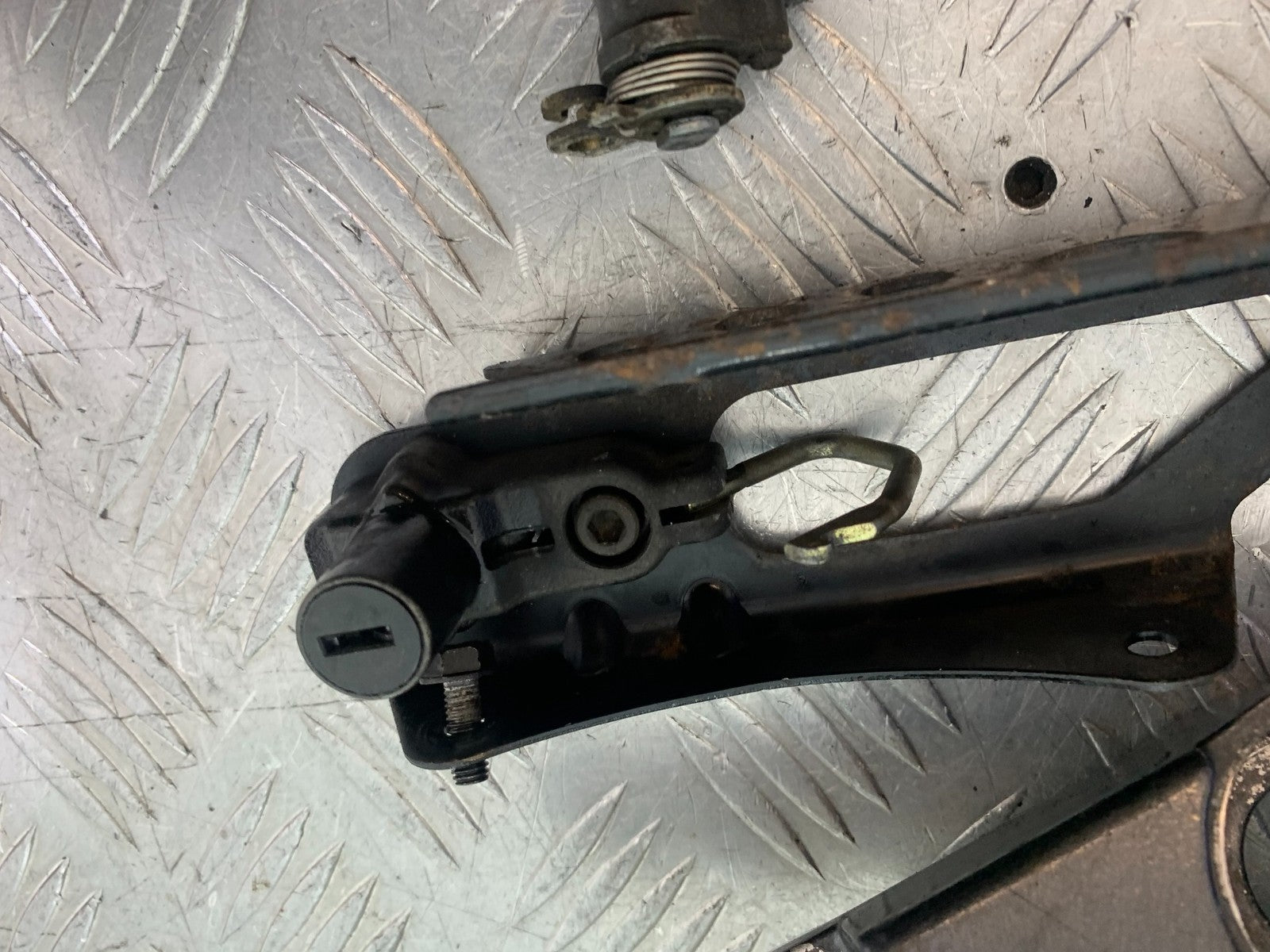 KAWASAKI ZZR1100 D LOCKS AND KEYS  YEAR 1993-2001 (CMB1289)