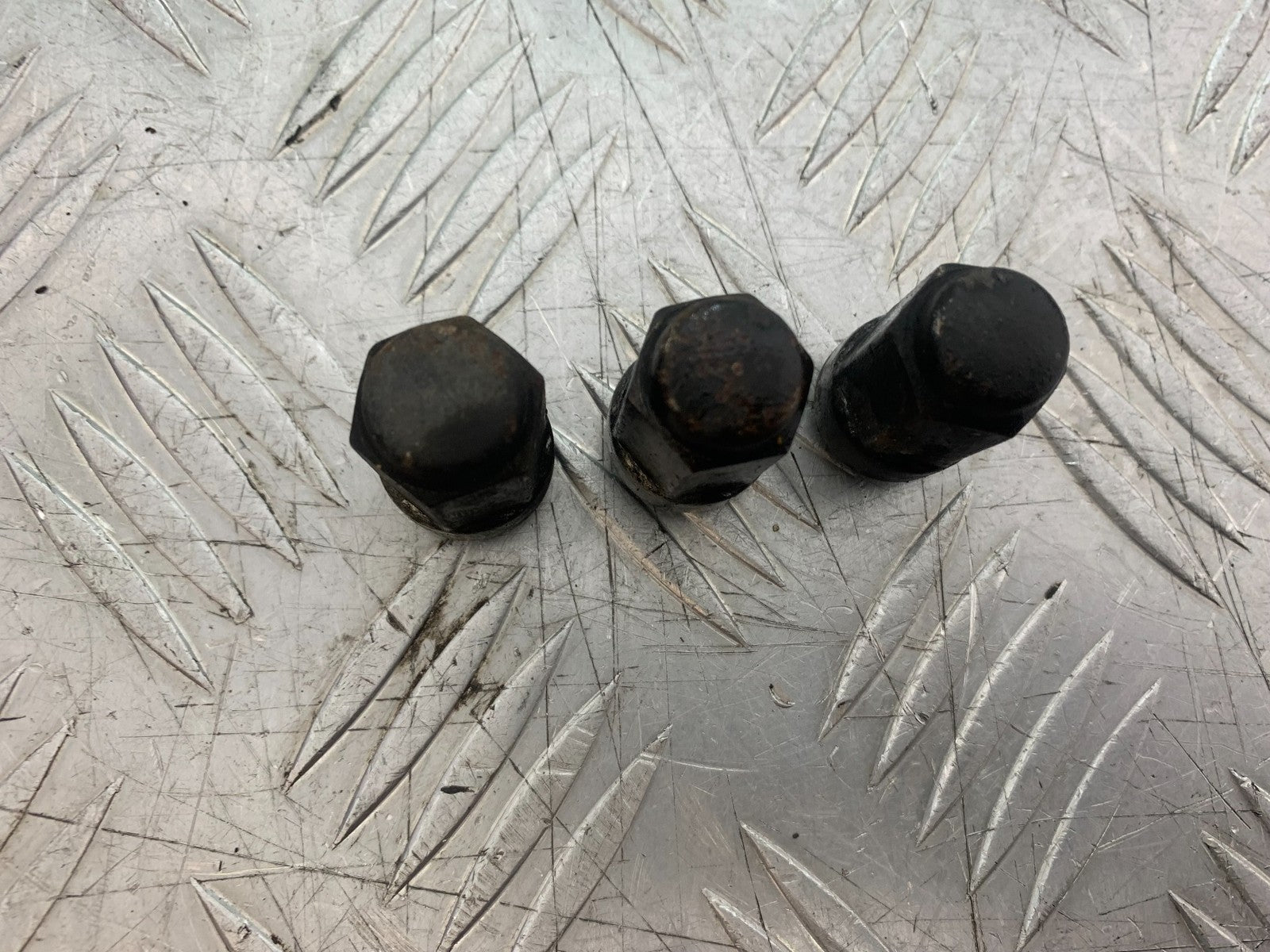 HONDA VFR800 PRE V-TEC 3 X REAR WHEEL NUTS  YEAR 1998-2001 (CMB1233)