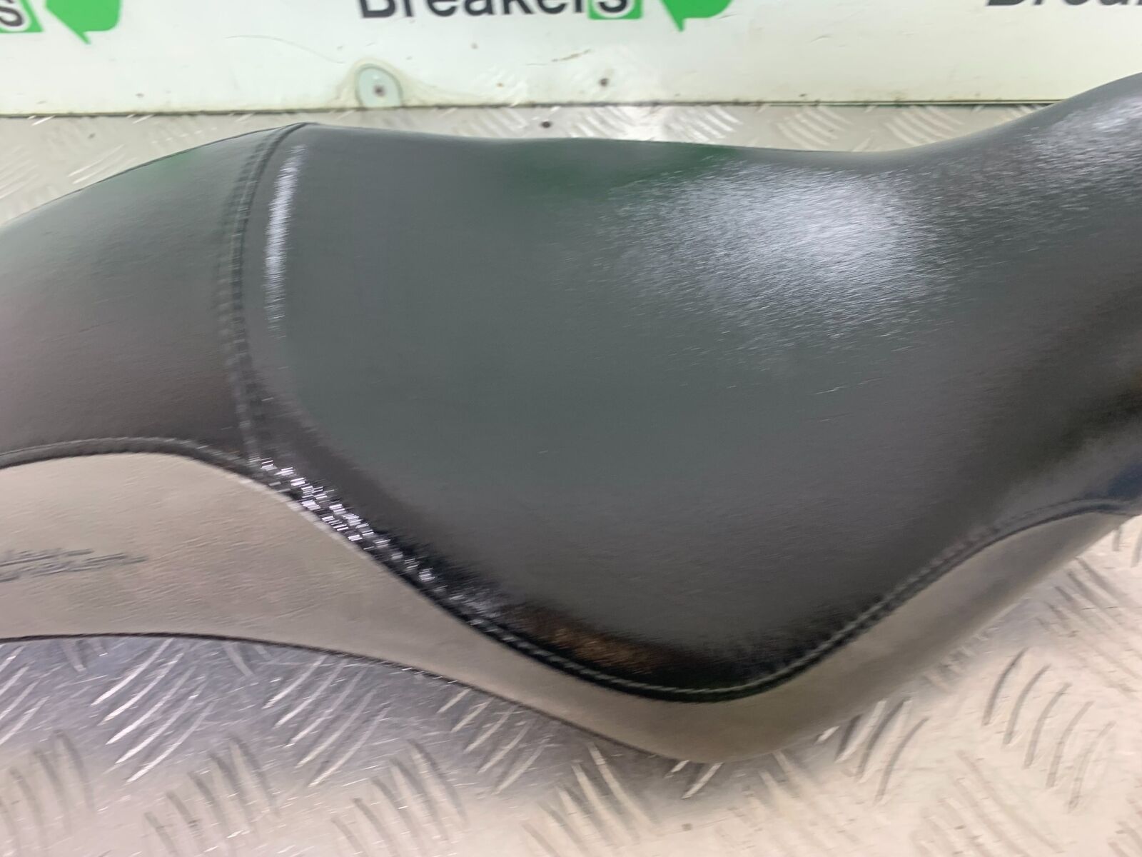 HARLEY DAVIDSON XL883 N IROD SEAT   YEAR 2020  (CMB1116)