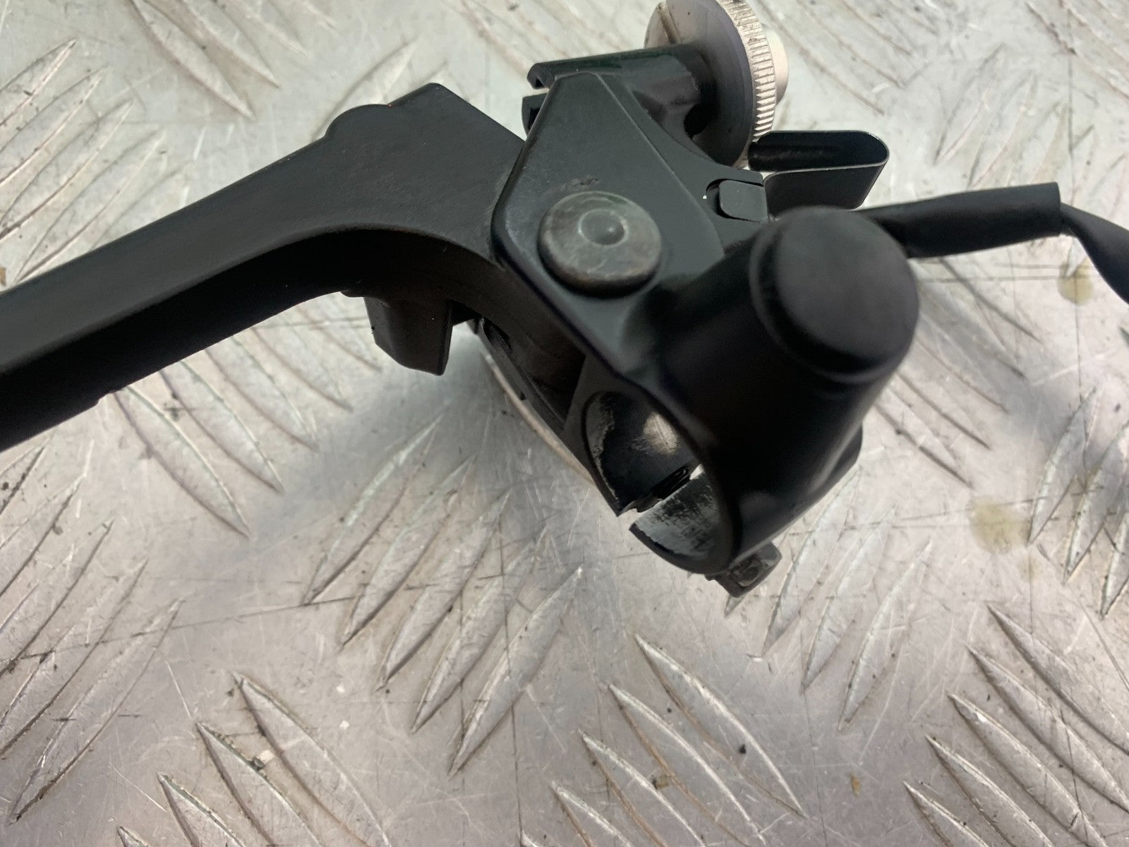 YAMAHA XSR900 XSR 900 CLUTCH LEVER AND BRACKET   YEAR 2022-2024 (CMB1215)