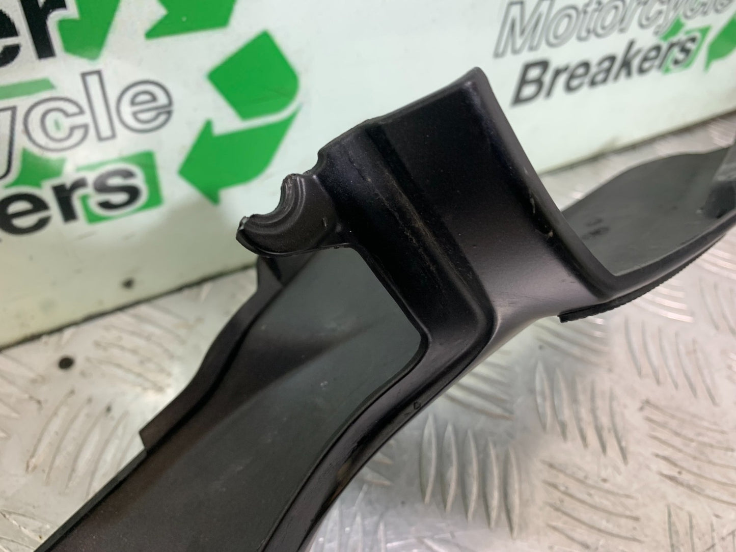 MV AGUSTA 800 F3 RIGHT SEAT PANEL  YEAR 2017-2019 (CMB1227)