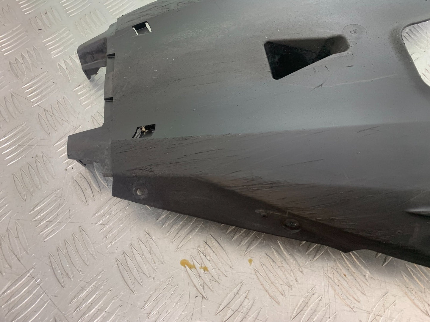 YAMAHA XMAX 125 XMAX-125 INNER MUDGUARD YEAR 2015-2020  (CMB1266)