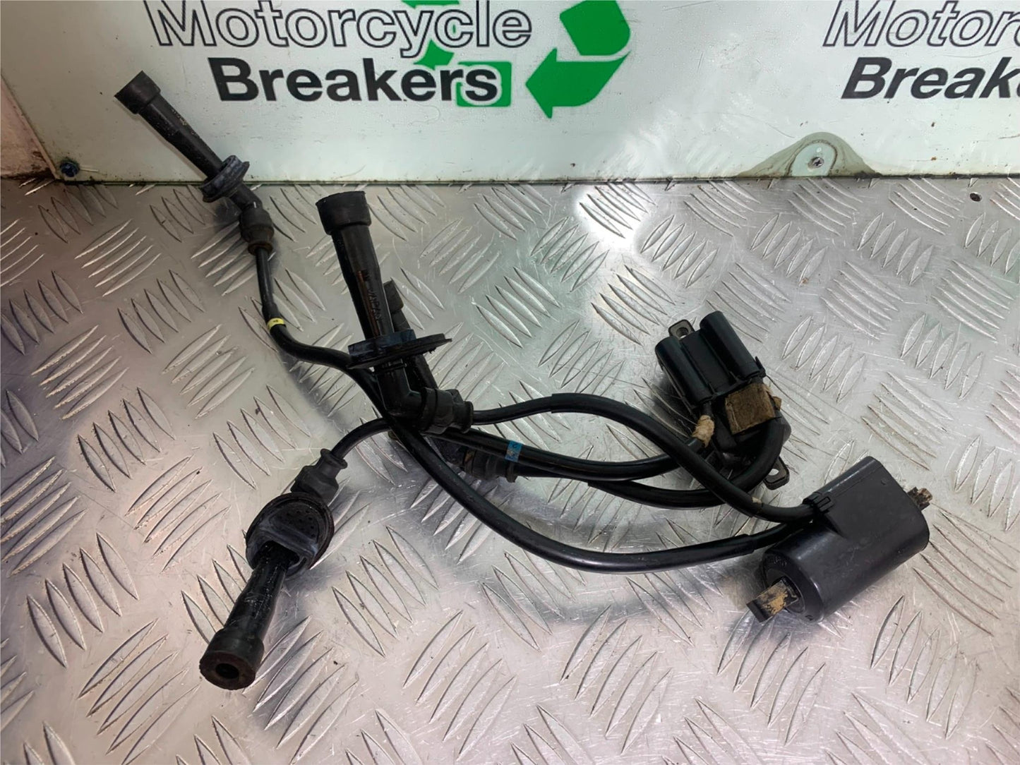 SUZUKI GSF1200  GSF 1200 BANDIT COILS AND CAPS   YEAR 1997-2000 (CMB1149)