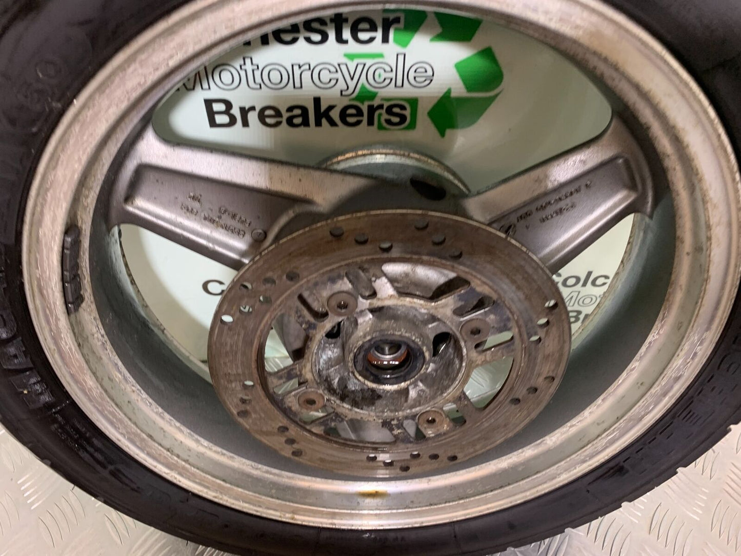 KAWASAKI ZR 750 ZEPHYR REAR WHEEL  YEAR 1991-95 (CMB1008)