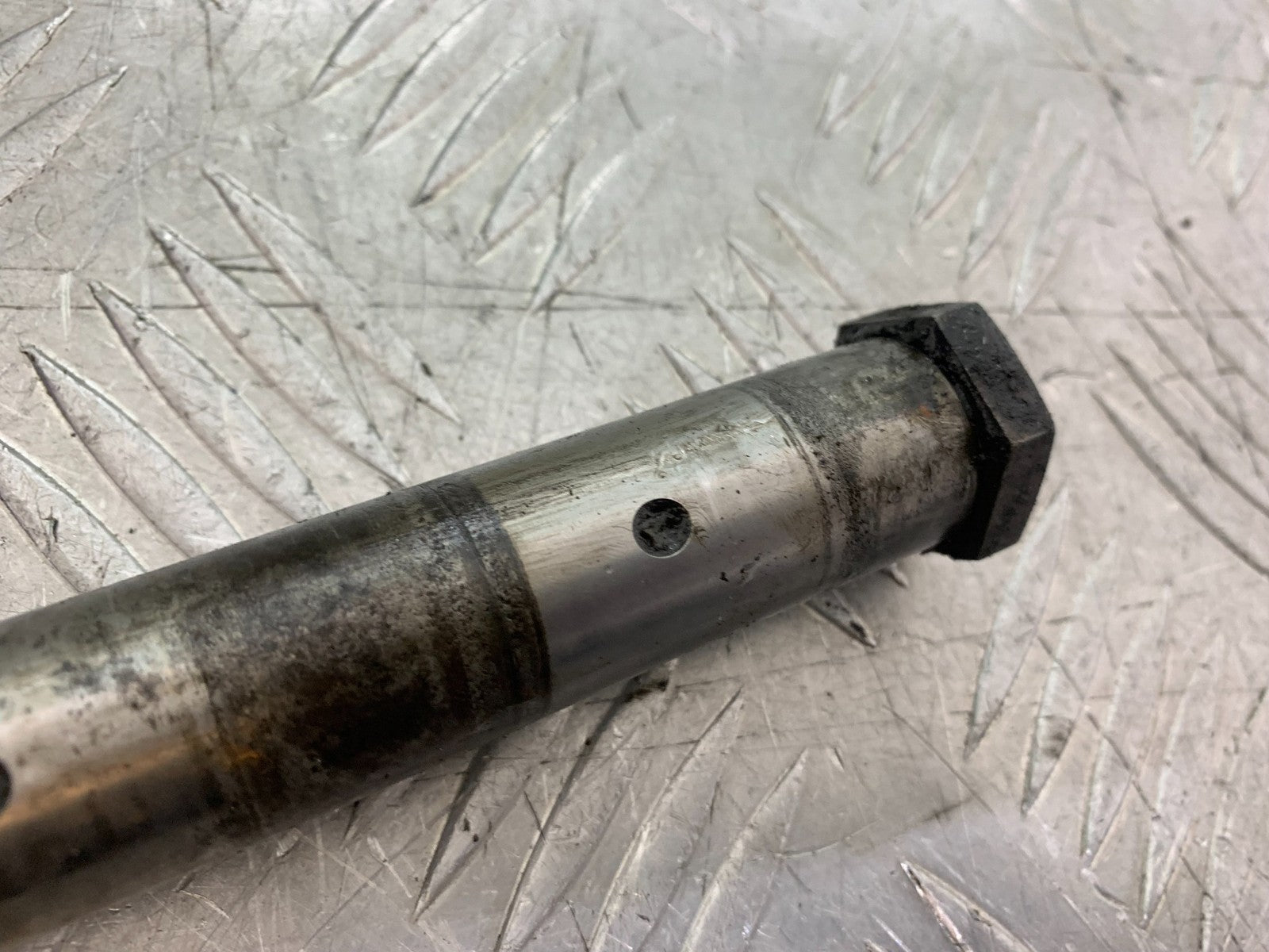 TRIUMPH TROPHY 900 REAR SHOCK SPINDLE YEAR 1991-95 (CMB1251)