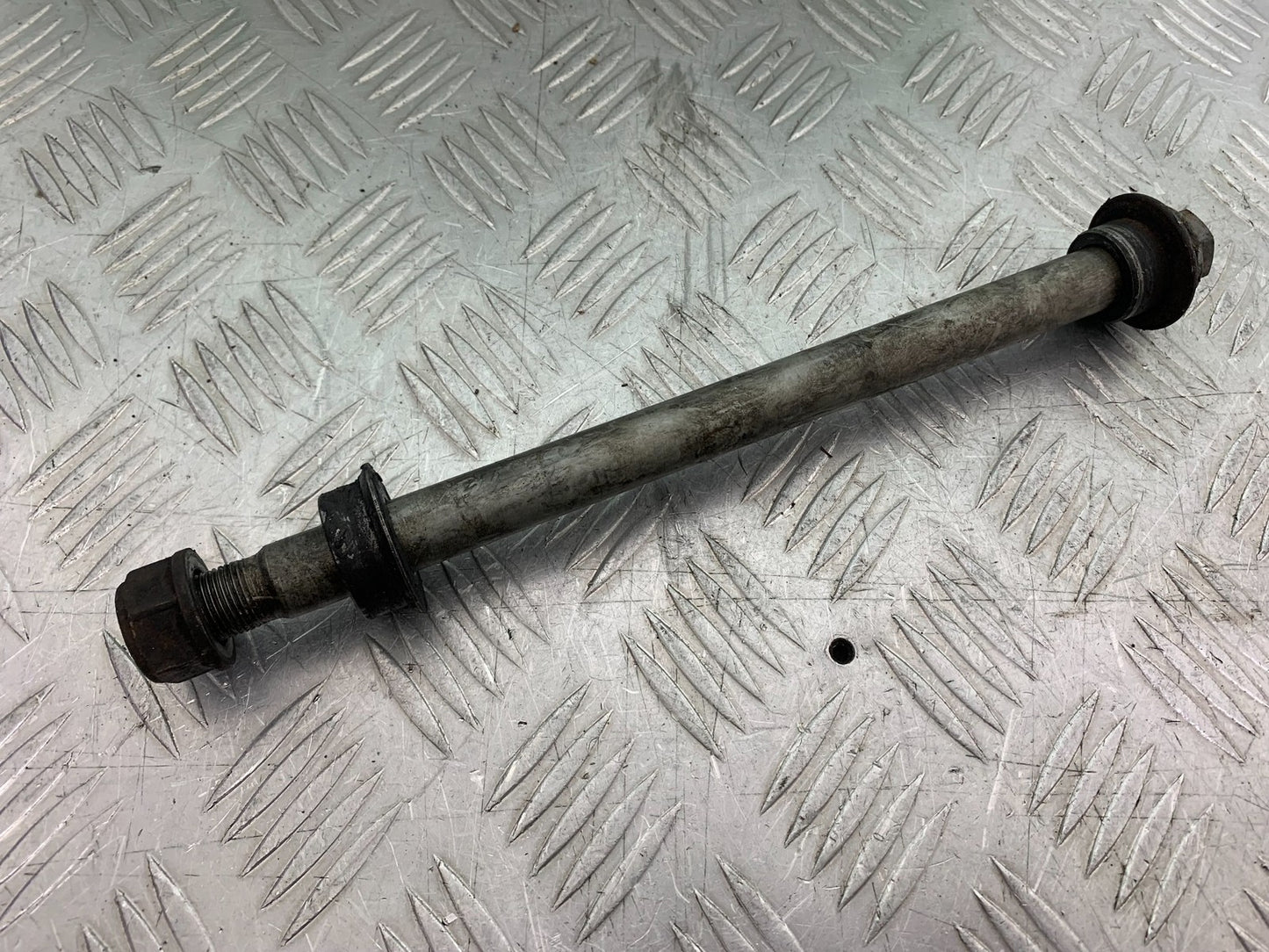 HONDA NT 700 V DEAUVILLE REAR WHEEL SPINDLE YEAR 2006-2010 (CMB1298)