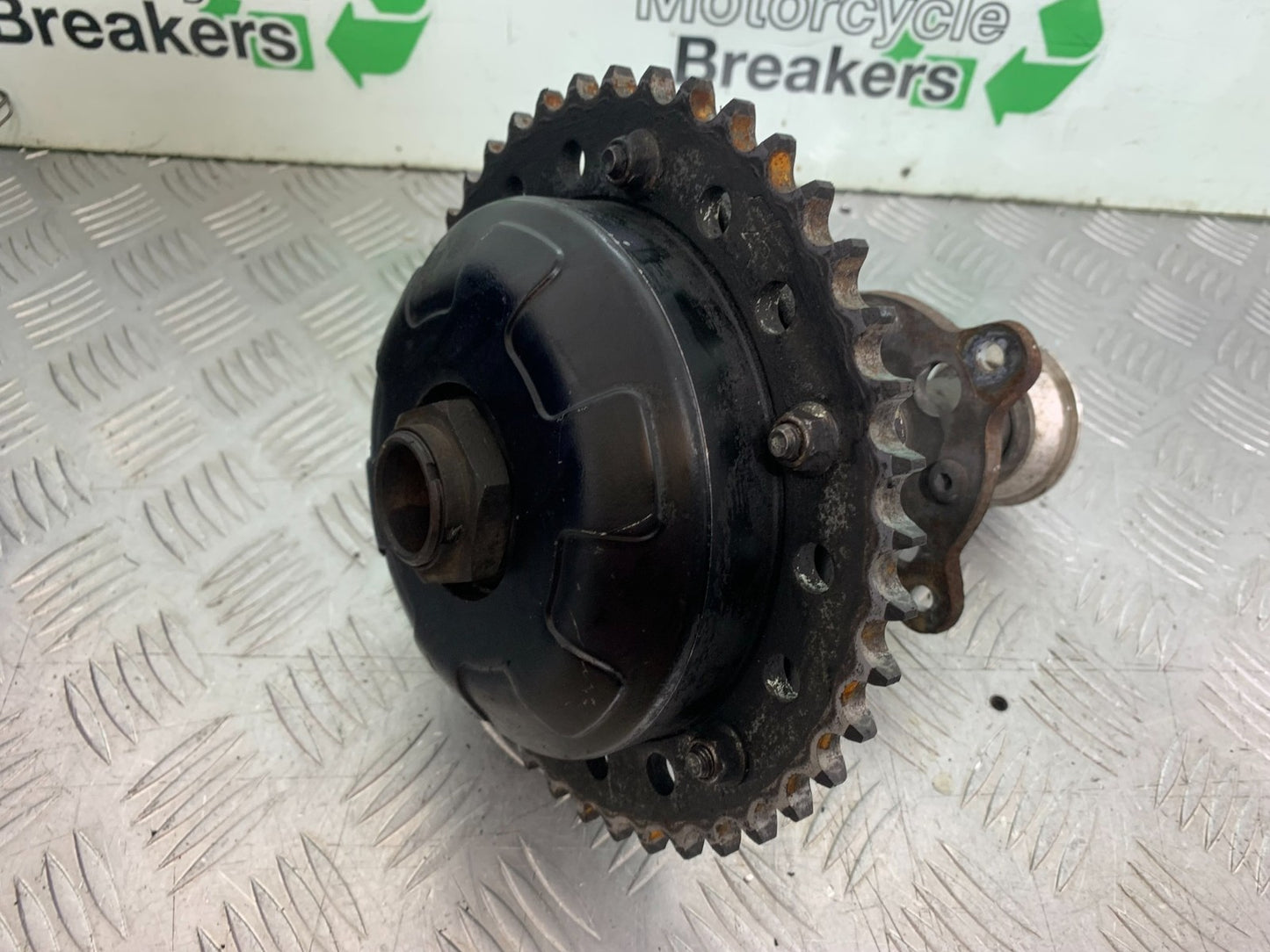 TRIUMPH 955i SPRINT ST REAR HUB DISC AND SPINDLE   YEAR 1999-04 (CMB1230)