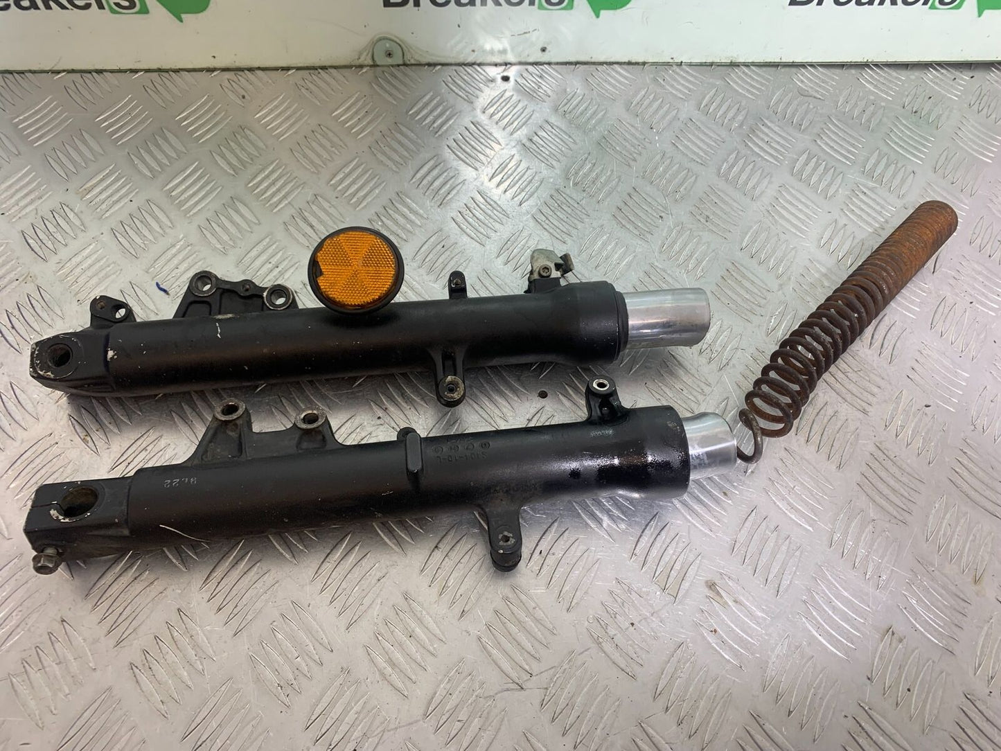 SUZUKI DL 650 V-STROM FORK BOTTOMS YEAR 2020 (CMB1117)