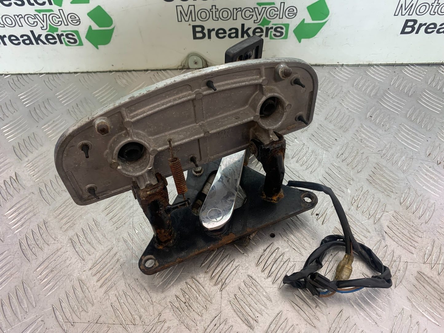 KAWASAKI VN1500 CLASSIC RIGHT FOOTBOARD YEAR 1999 -2006 (CMB1166)