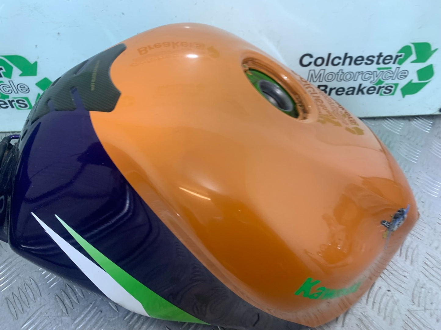 KAWASAKI ZX9R ZX9 E1 PETROL TANK  YEAR 2000-01 (CMB1171)