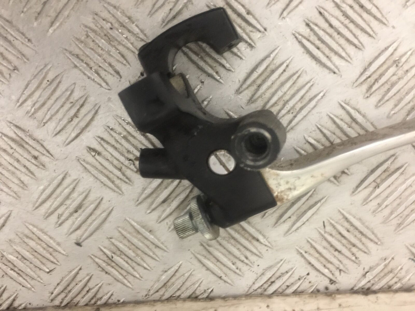 HONDA VT600 VT 600 SHADOW CLUTCH LEVER AND BRACKET   YEAR 1992-1997 (STOCK 833)