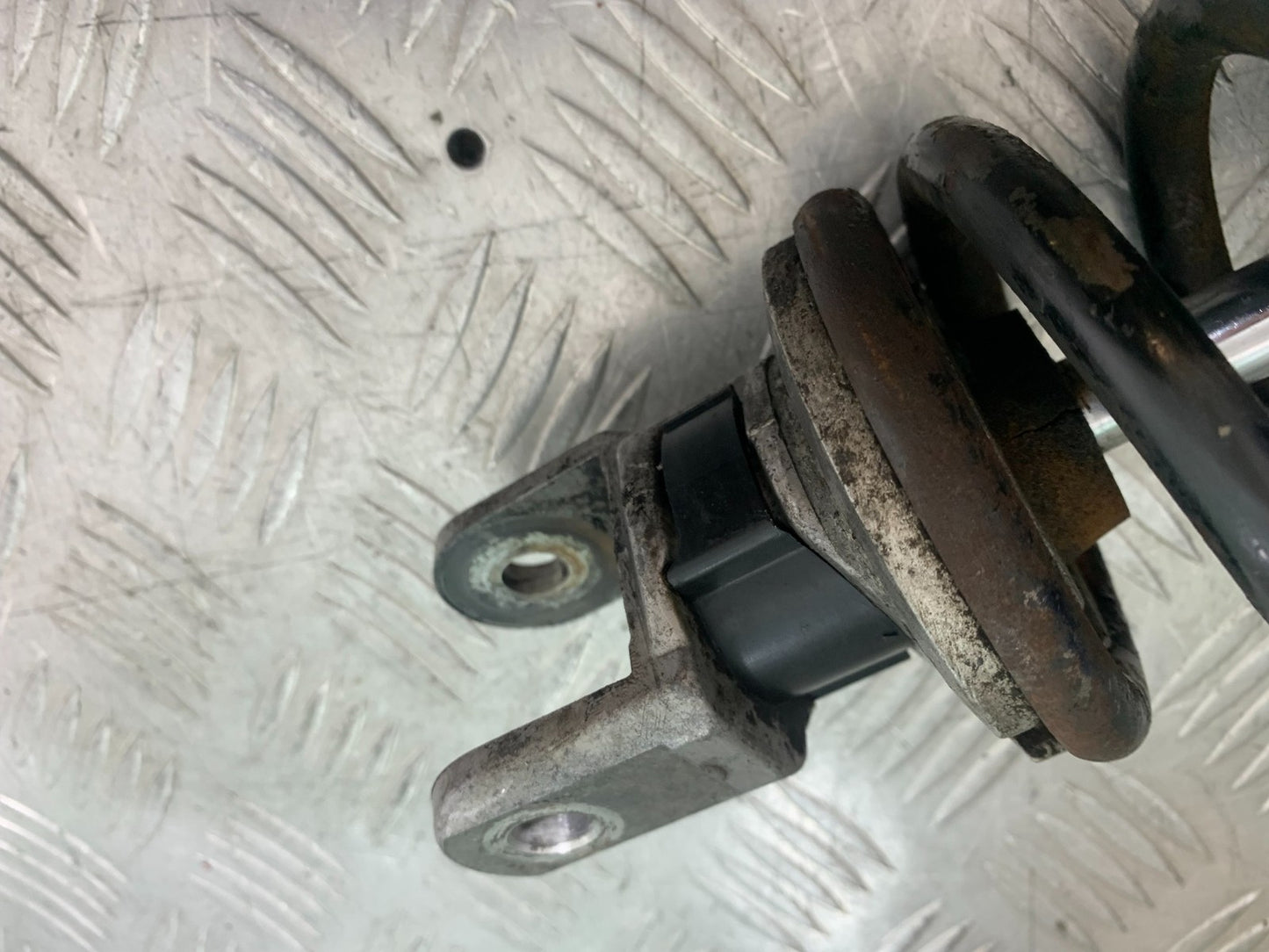 KAWASAKI ZZR1100 D REAR SHOCK   YEAR 1993-2001 (CMB1289)