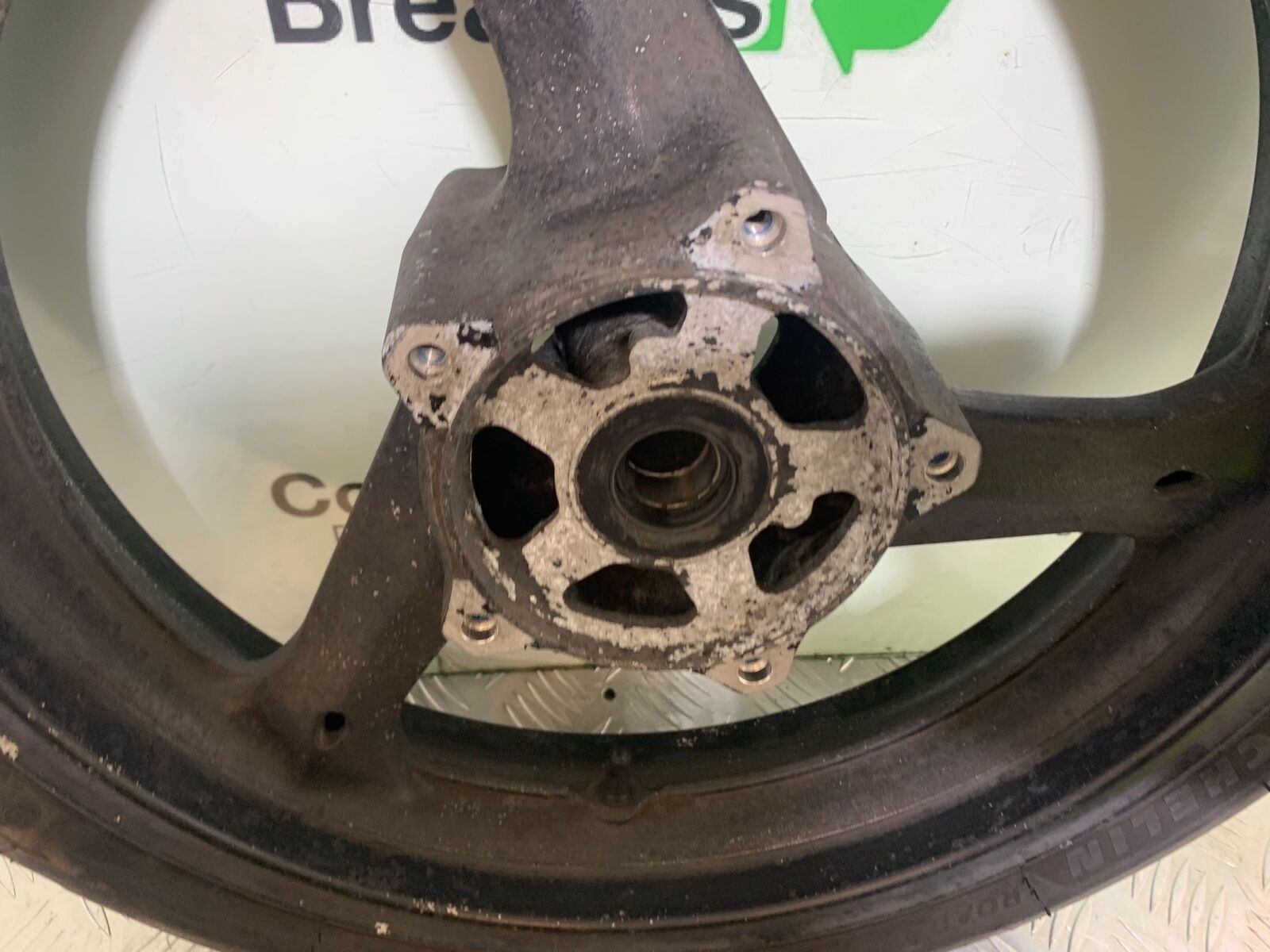 SUZUKI GSF1250 GSF 1250 BANDIT FRONT WHEEL  YEAR 2010-14 (CMB1092)