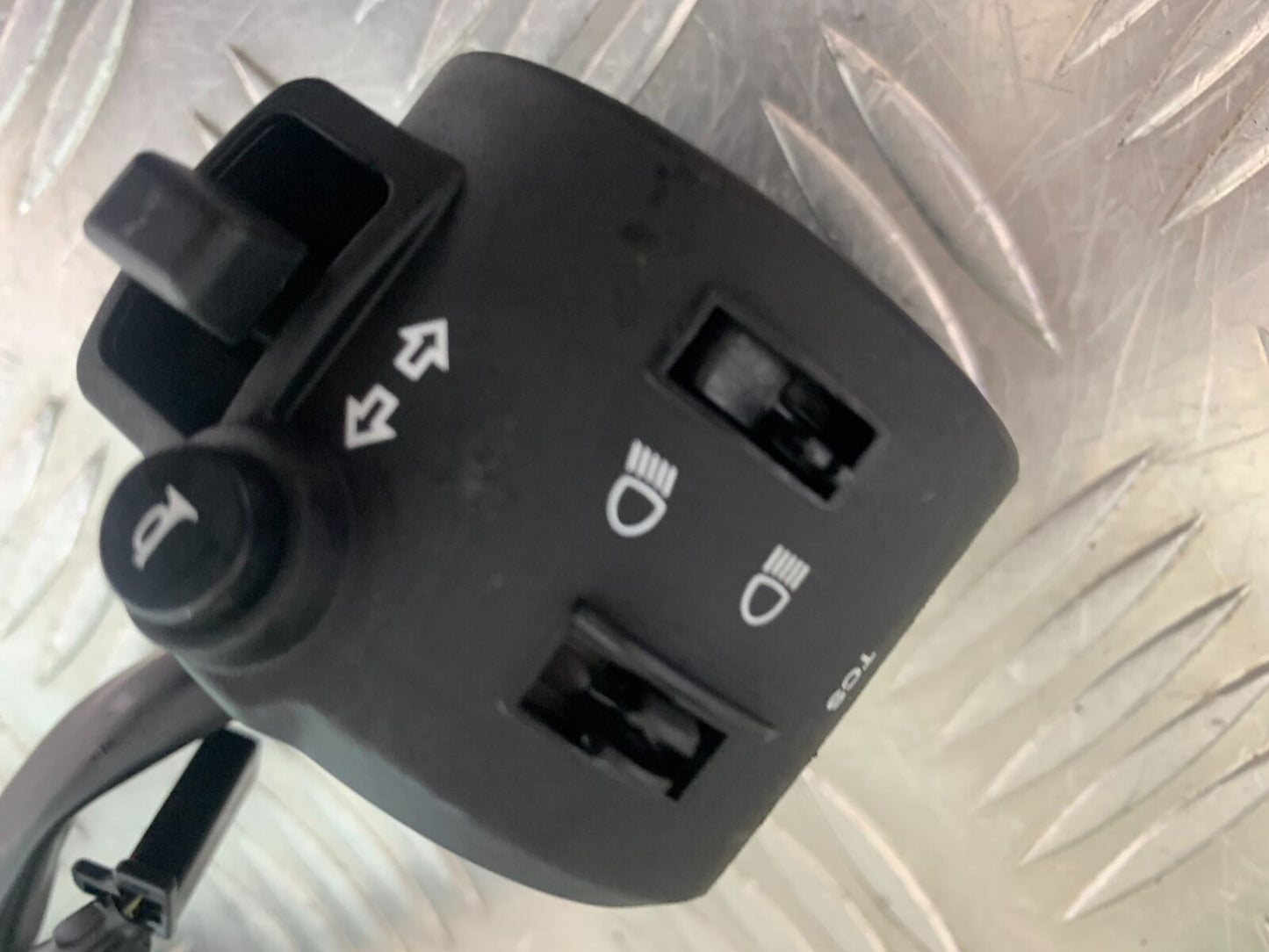 YAMAHA XSR900 XSR 900 LEFT SWITCH GEAR  YEAR 2021-2022 (CMB1073)
