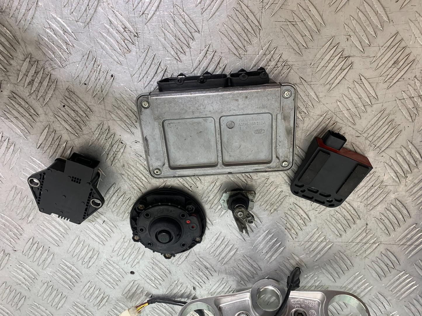 APRILIA TUONO 1000 V4R ECU LOCKS KEYS  YEAR 2011-13  (CMB1316)