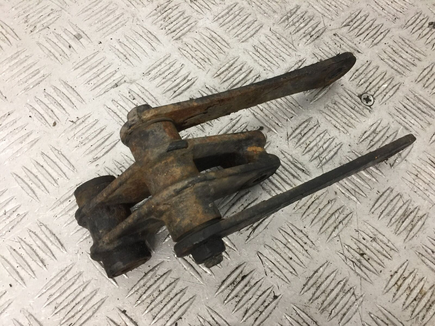 KAWASAKI NINJA 250 R EX250 REAR SHOCK LINKAGE  YEAR 2008  (STOCK 879)