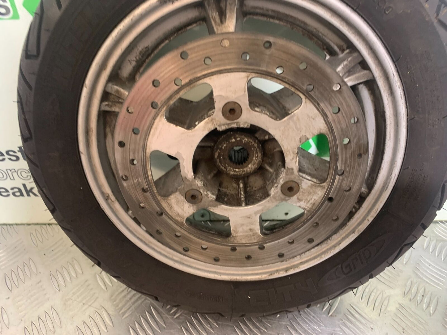 SUZUKI AN 200 UN 200 BURGMAN REAR WHEEL   YEAR 2007-09 (CMB1128)