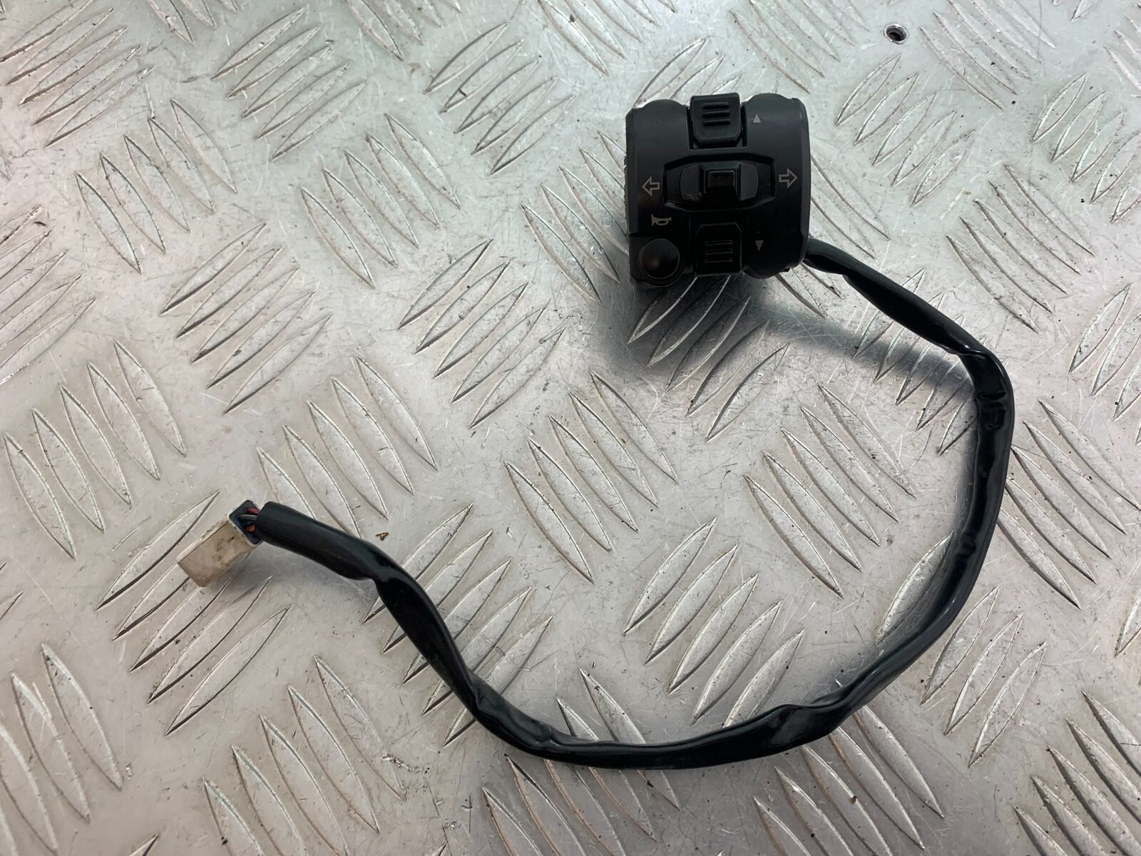 DUCATI STREETFIGHTER 848 LEFT SWITCH GEAR   YEAR 2011-2016 (CMB1050)