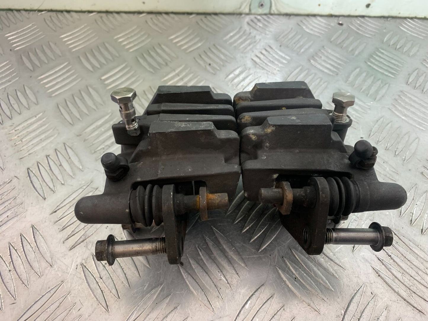 KAWASAKI Z750 Z 750 FRONT CALIPERS  YEAR 2004-2006  (CMB1104)