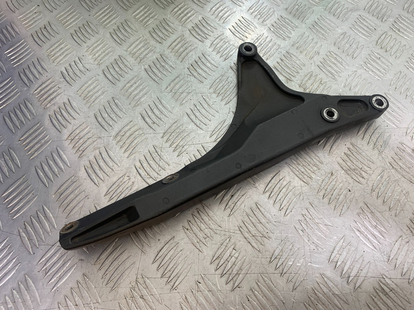 YAMAHA XVS 1300 MIDNIGHT STAR EXHAUST BRACKET YEAR 2007-16 (CMB1200)