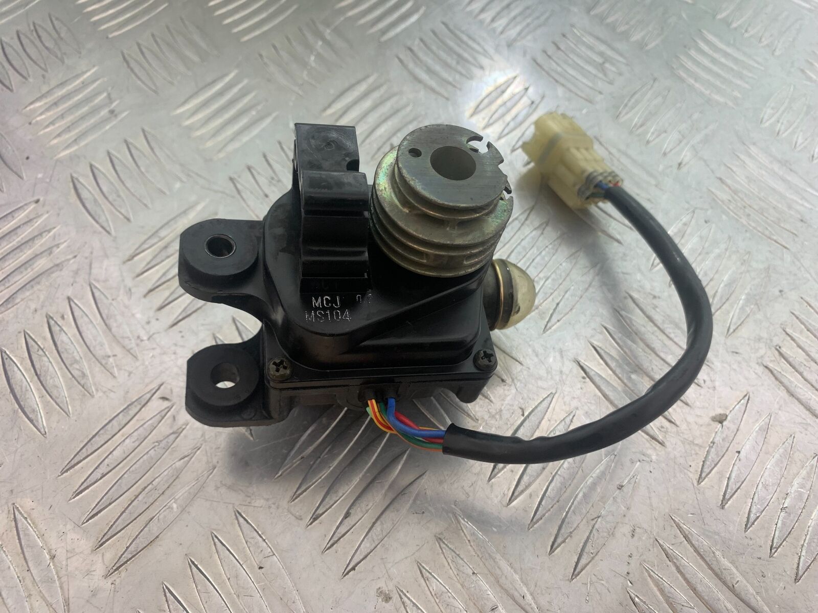 HONDA CBR 929 RRY FIREBLADE EXHAUST SERVO MOTOR YEAR 2000-01 (CMB1026)