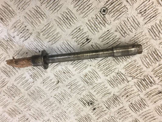 SUZUKI GSF600 GSF 600 BANDIT FRONT WHEEL SPINDLE  YEAR 1997 (STOCK 687)
