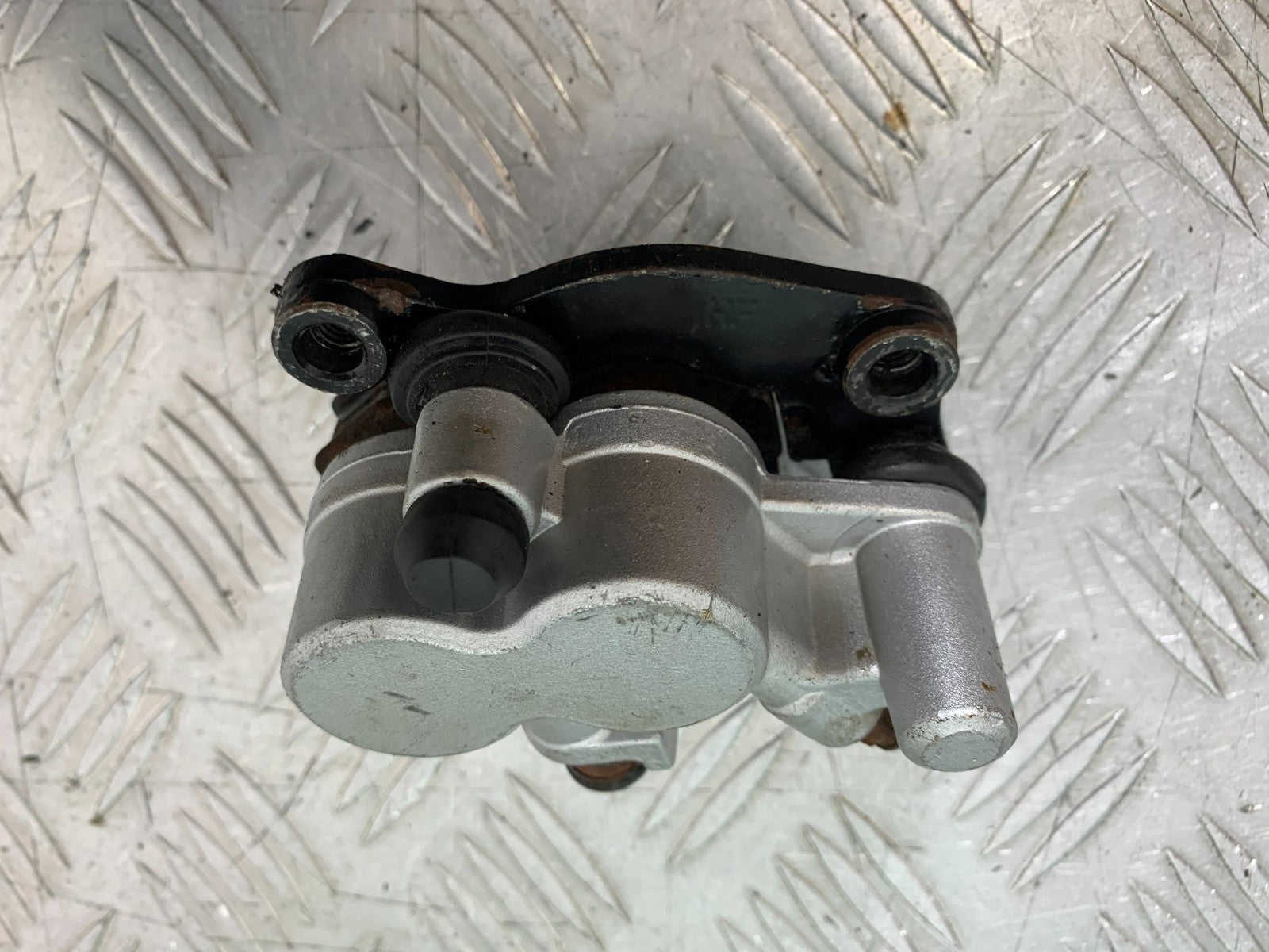 QINGQI QM125 GY-2B FRONT BRAKE CALIPER YEAR 2016 (CMB1228)