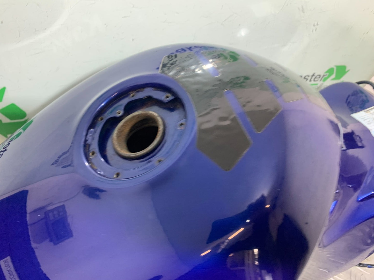 KAWASAKI ZZR1100 D PETROL TANK YEAR 1993-2001 (CMB1289)