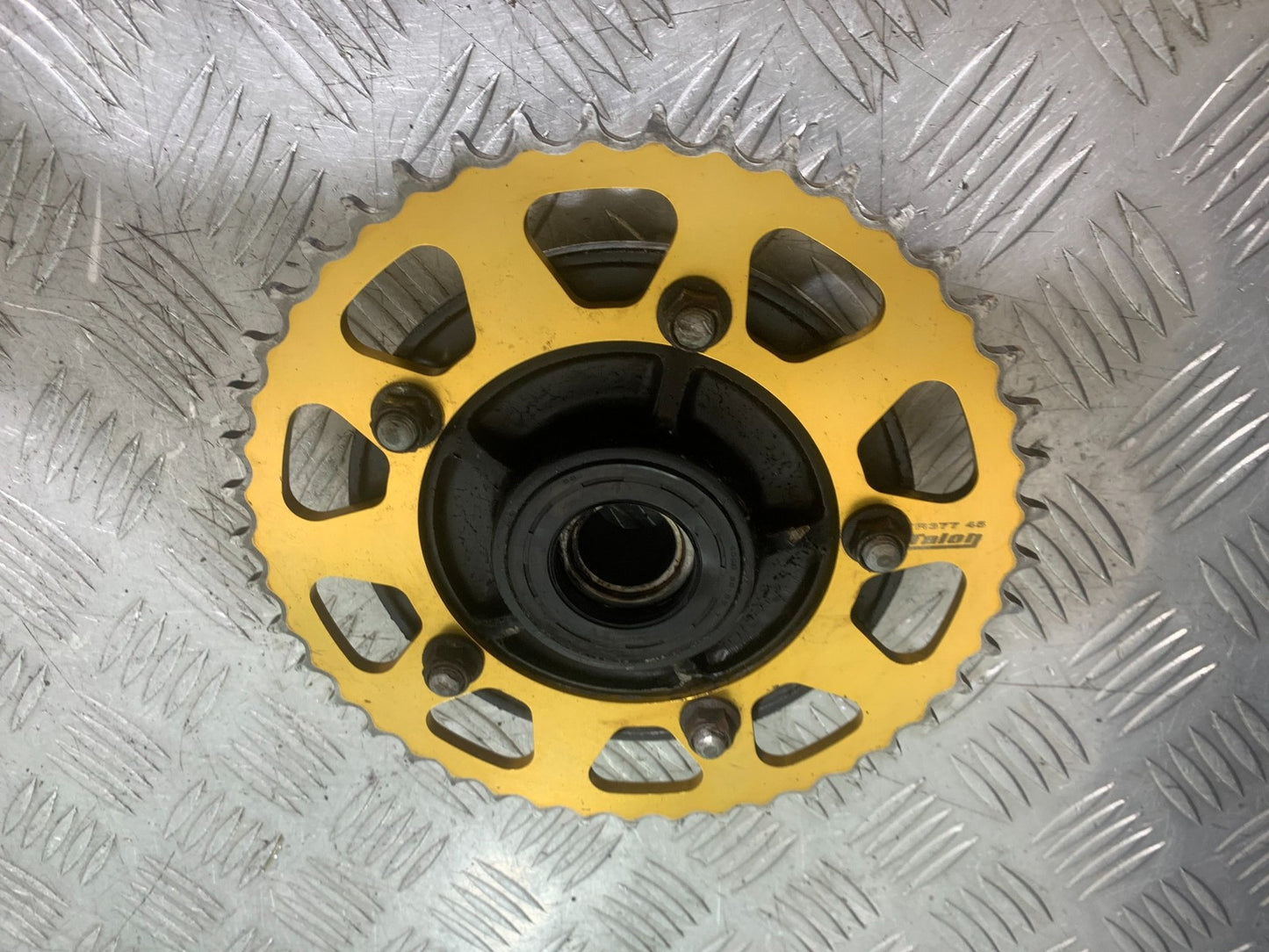 SUZUKI GSXR750 GSXR 750 K4 K5 REAR SPROCKET CARRIER  2004-2005 (CMB1319)