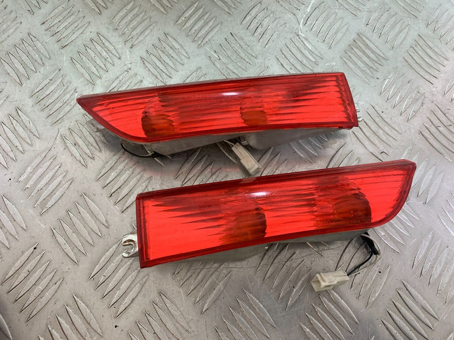 PIAGGIO X EVO 400 LEFT AND RIGHT INDICATORS  YEAR 2007-2011 (CMB1069)