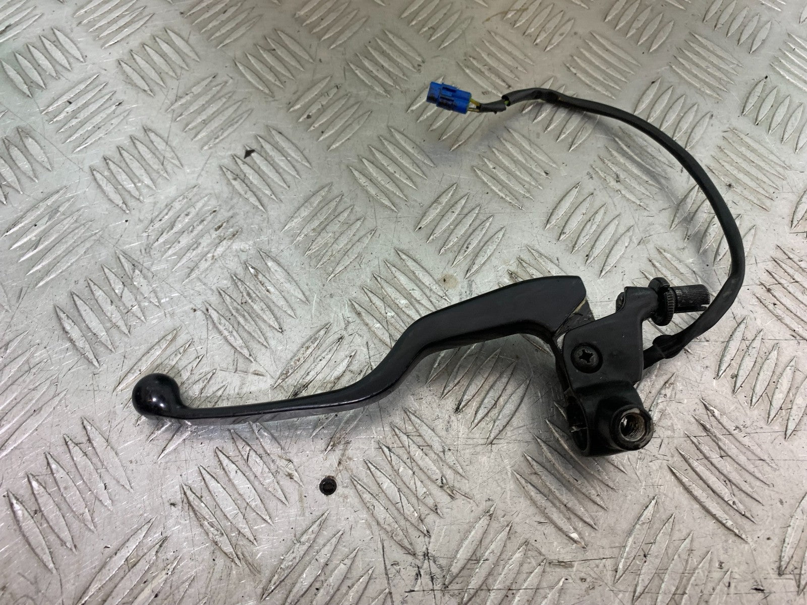 KTM DUKE 125 CLUTCH LEVER AND BRACKET   YEAR 2012-2016 (CMB1317)