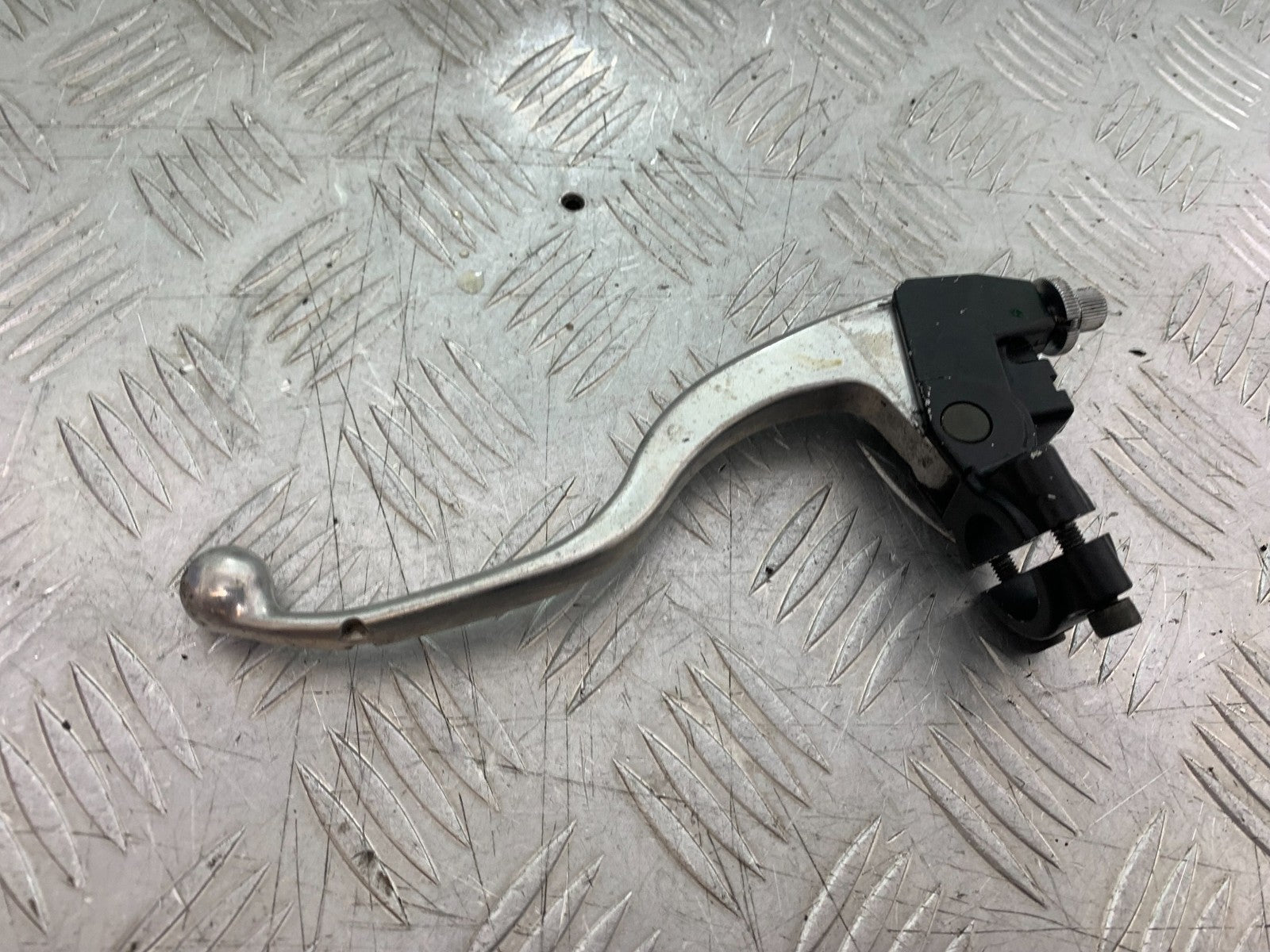 TRIUMPH 955i SPRINT ST CLUTCH LEVER AND BRACKET YEAR 1999-04 (CMB1230)
