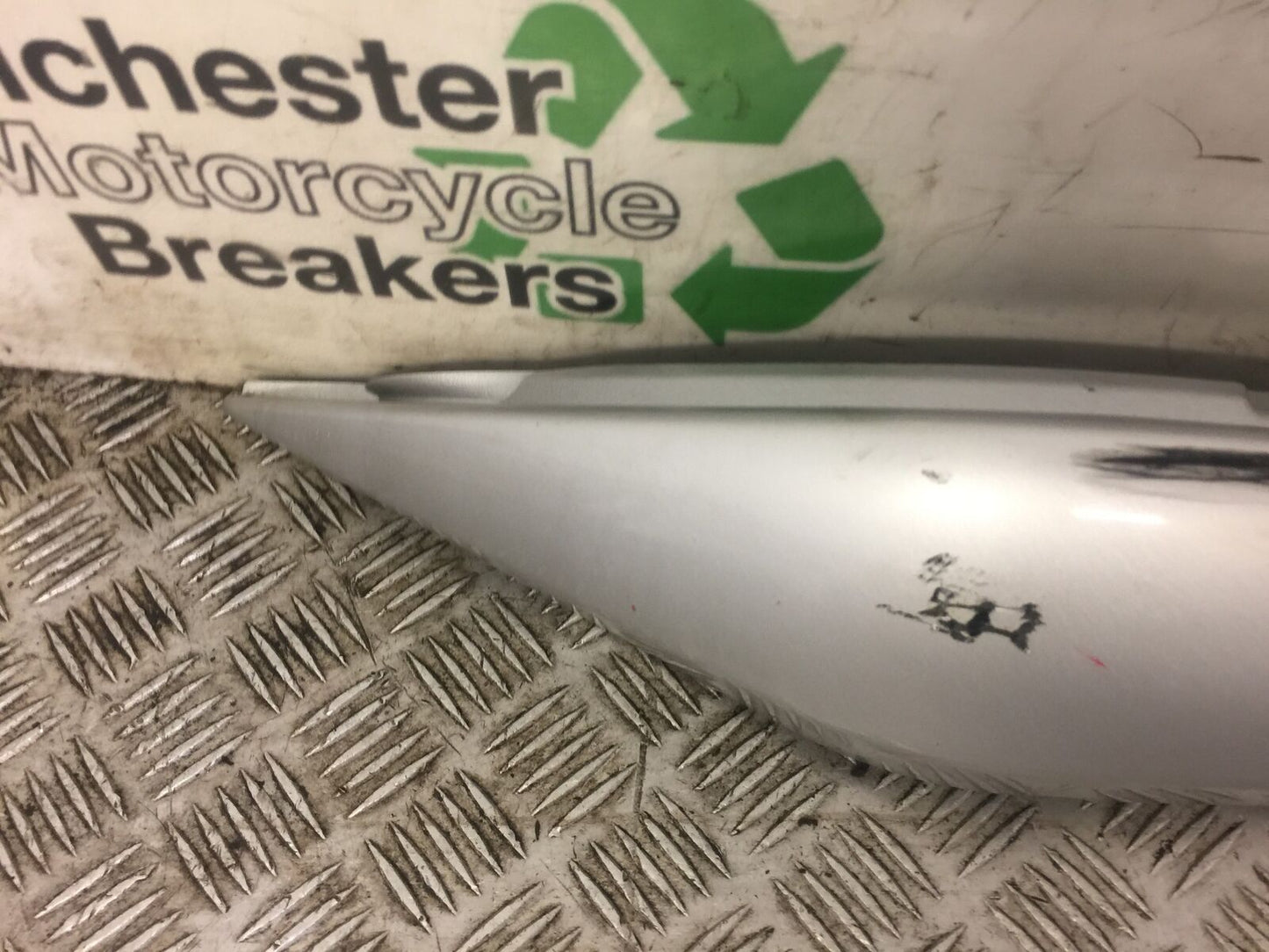 KAWASAKI ER6 F LEFT SEAT PANEL YEAR 2006-2008 (STOCK 447)