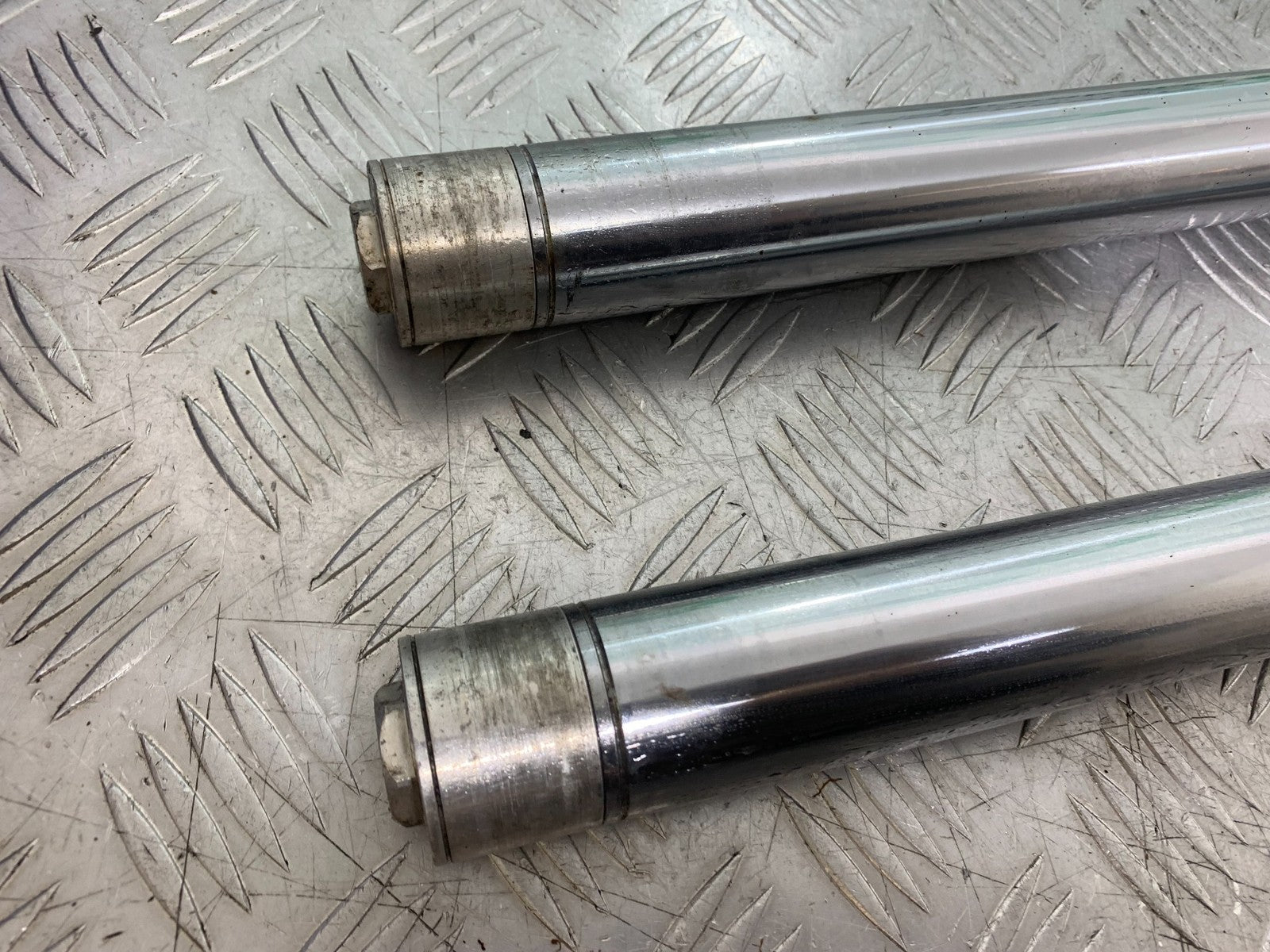 HONDA CBR1100 BLACKBIRD FORKS   YEAR 1999-2005 (CMB1232)
