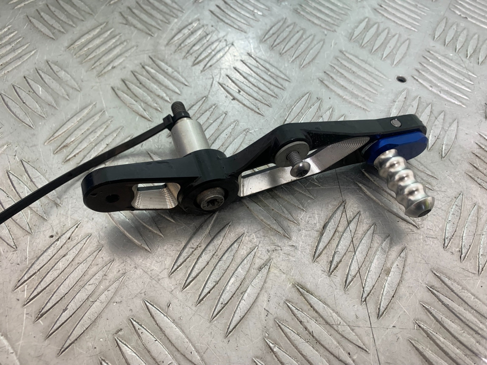 BMW M1000 R  LEFT FRONT HANGER HANGER YEAR 2023-2024 (CMB1140)